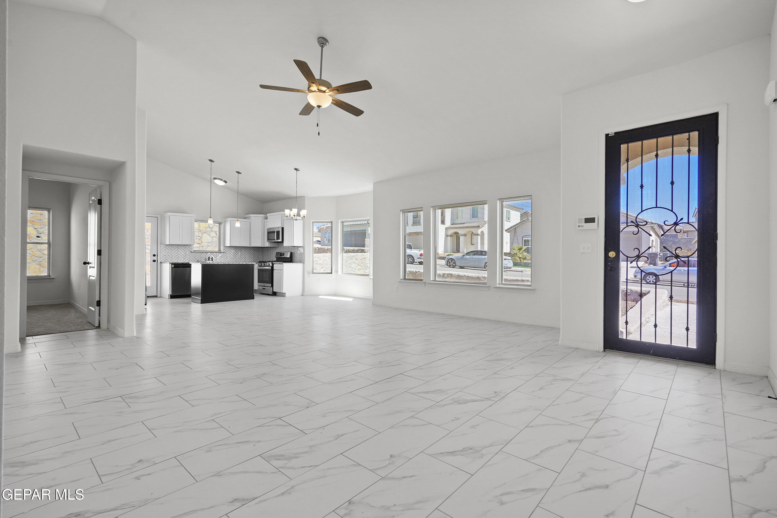 13086 Gusart Avenue Property Photo 4