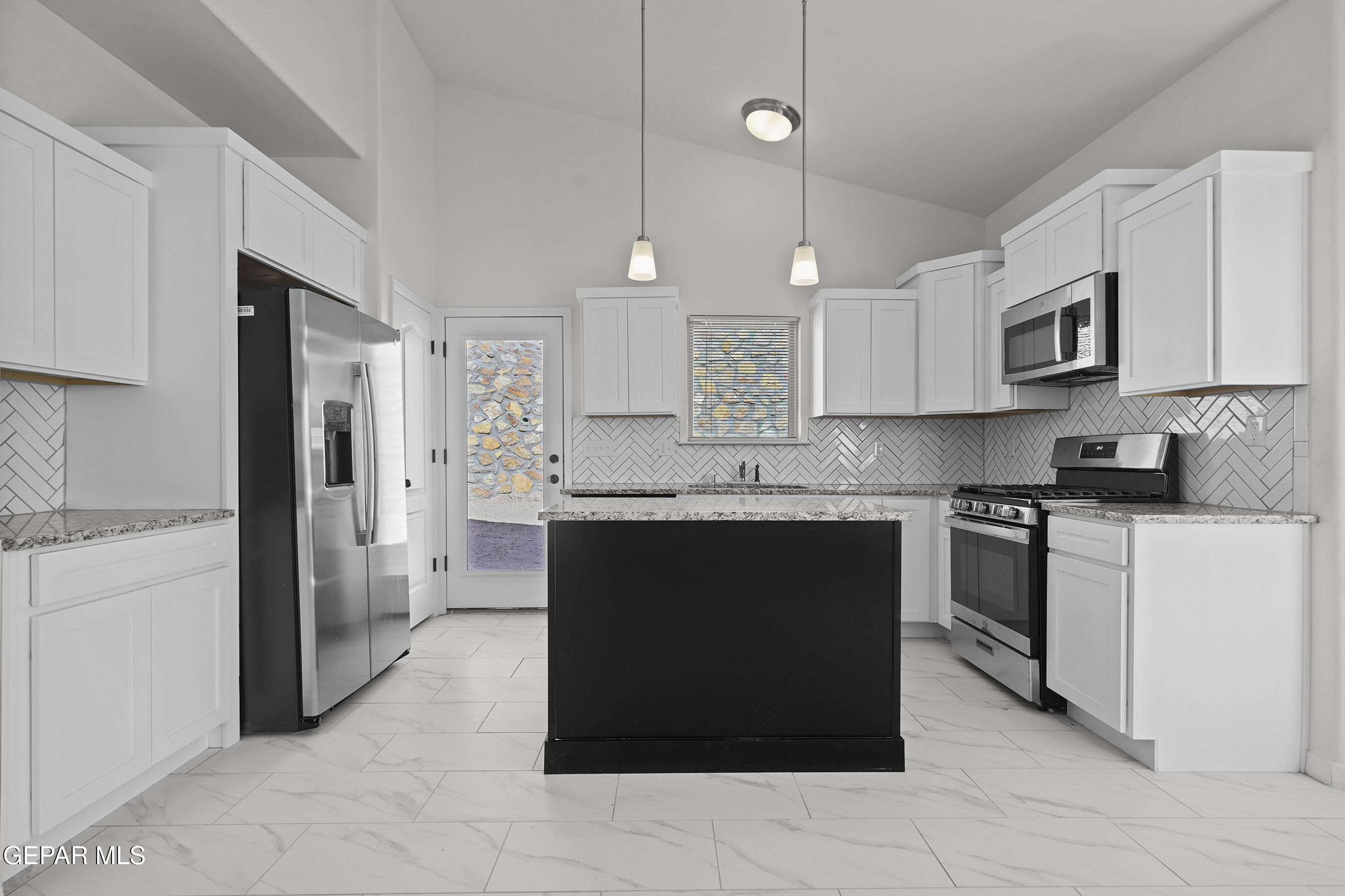 13086 Gusart Avenue Property Photo 7