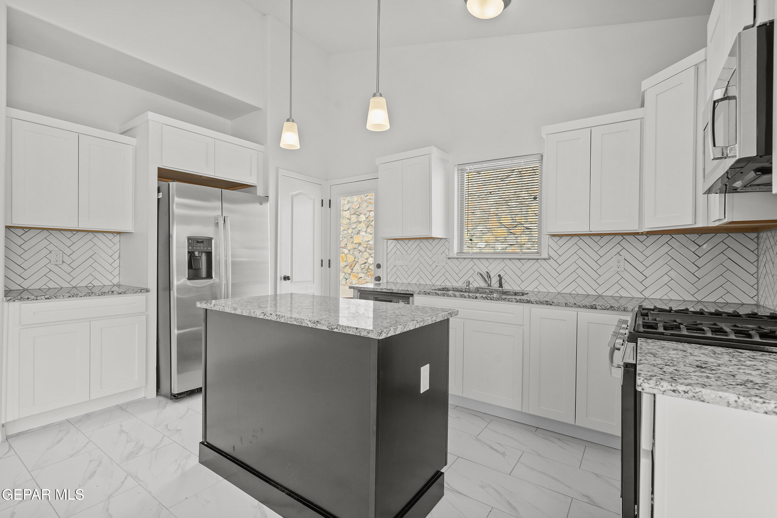 13086 Gusart Avenue Property Photo 8