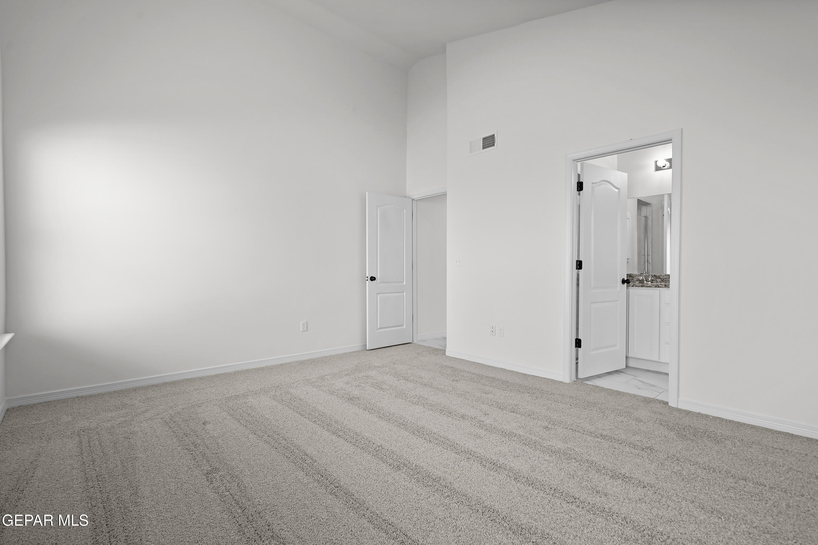 13086 Gusart Avenue Property Photo 17