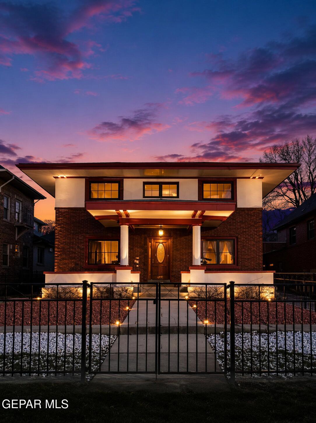 2429 Montana Avenue Property Photo 1