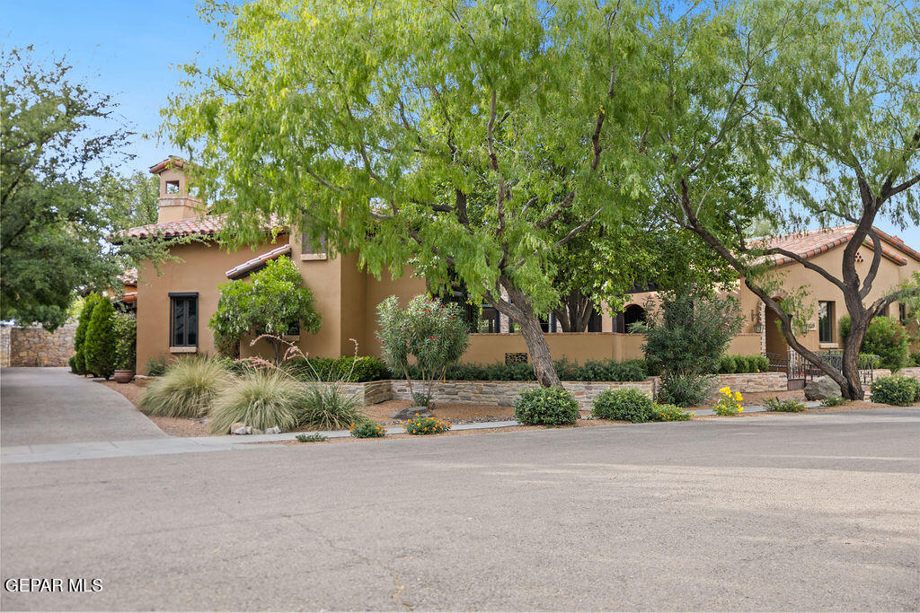 209 Villa Serena Court Property Photo 1