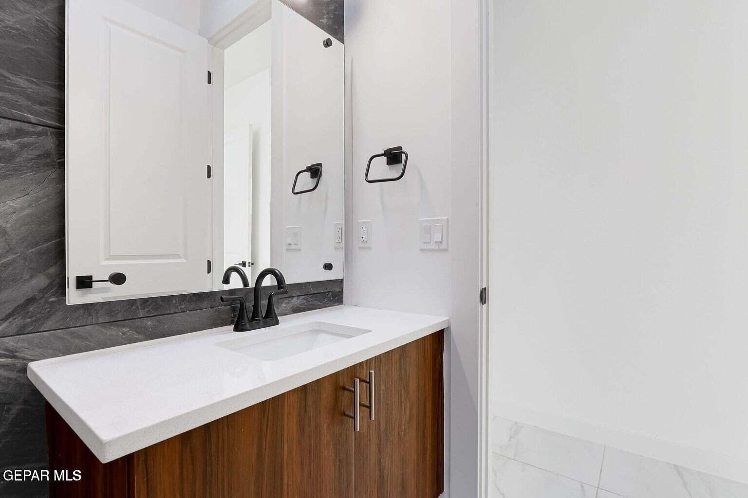 933 Ada Lane Property Photo 18