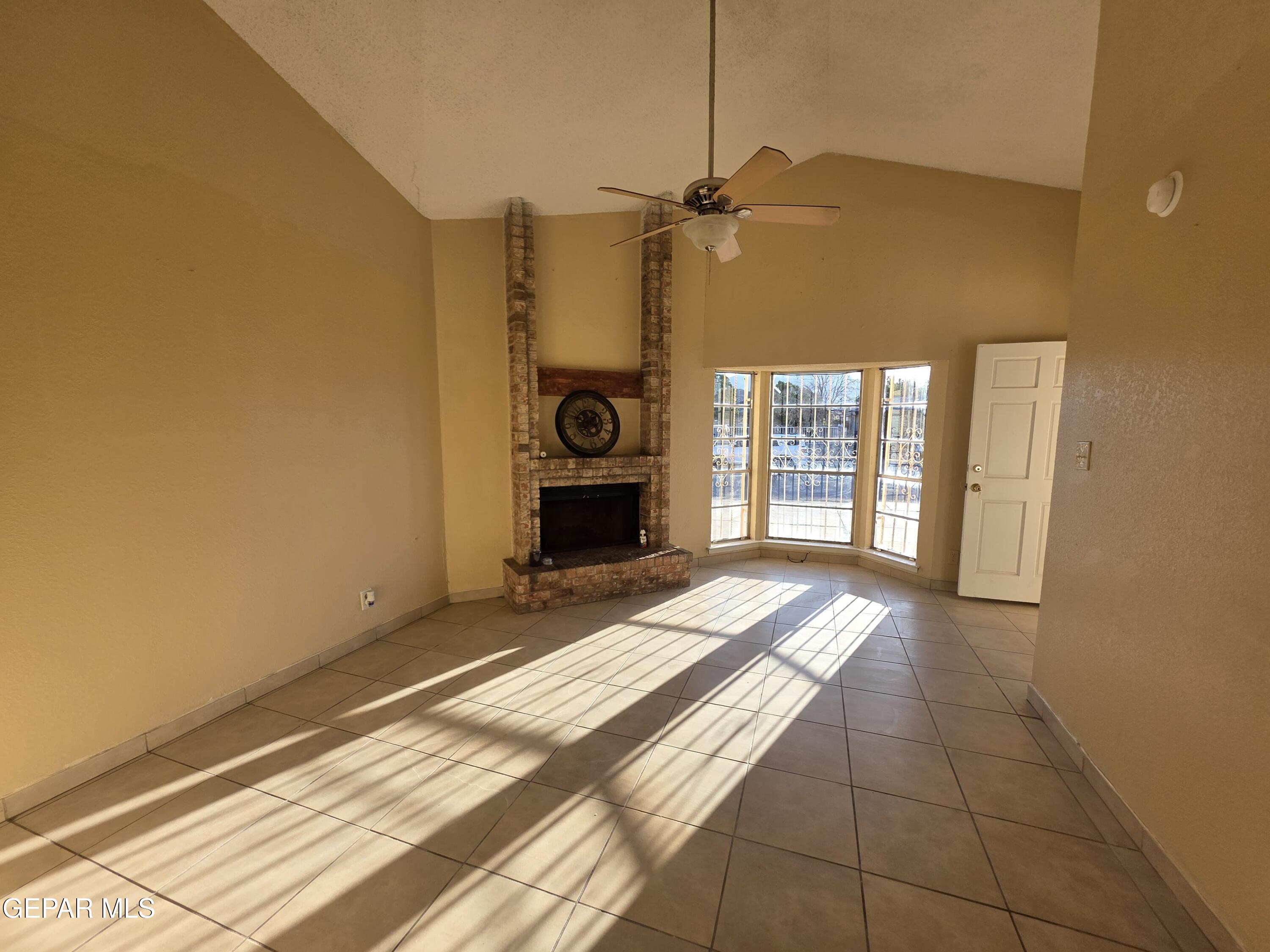 10214 Silver Strand Place Property Photo 4