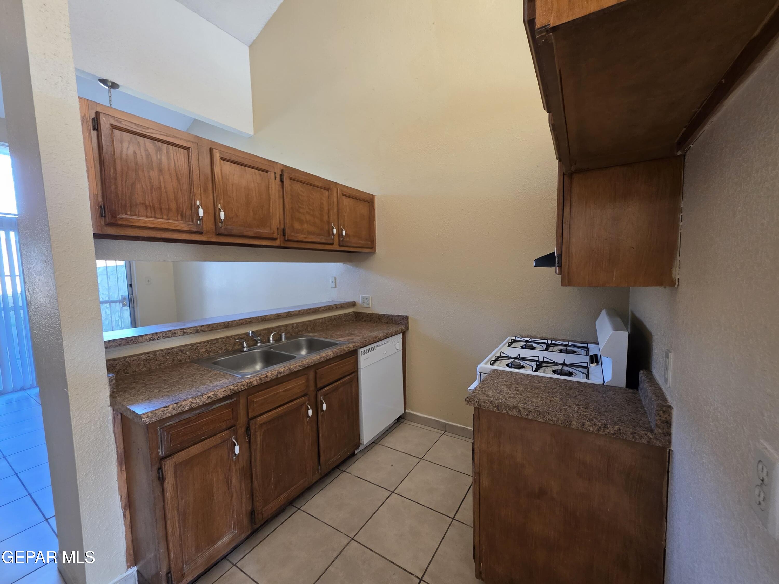 10214 Silver Strand Place Property Photo 10