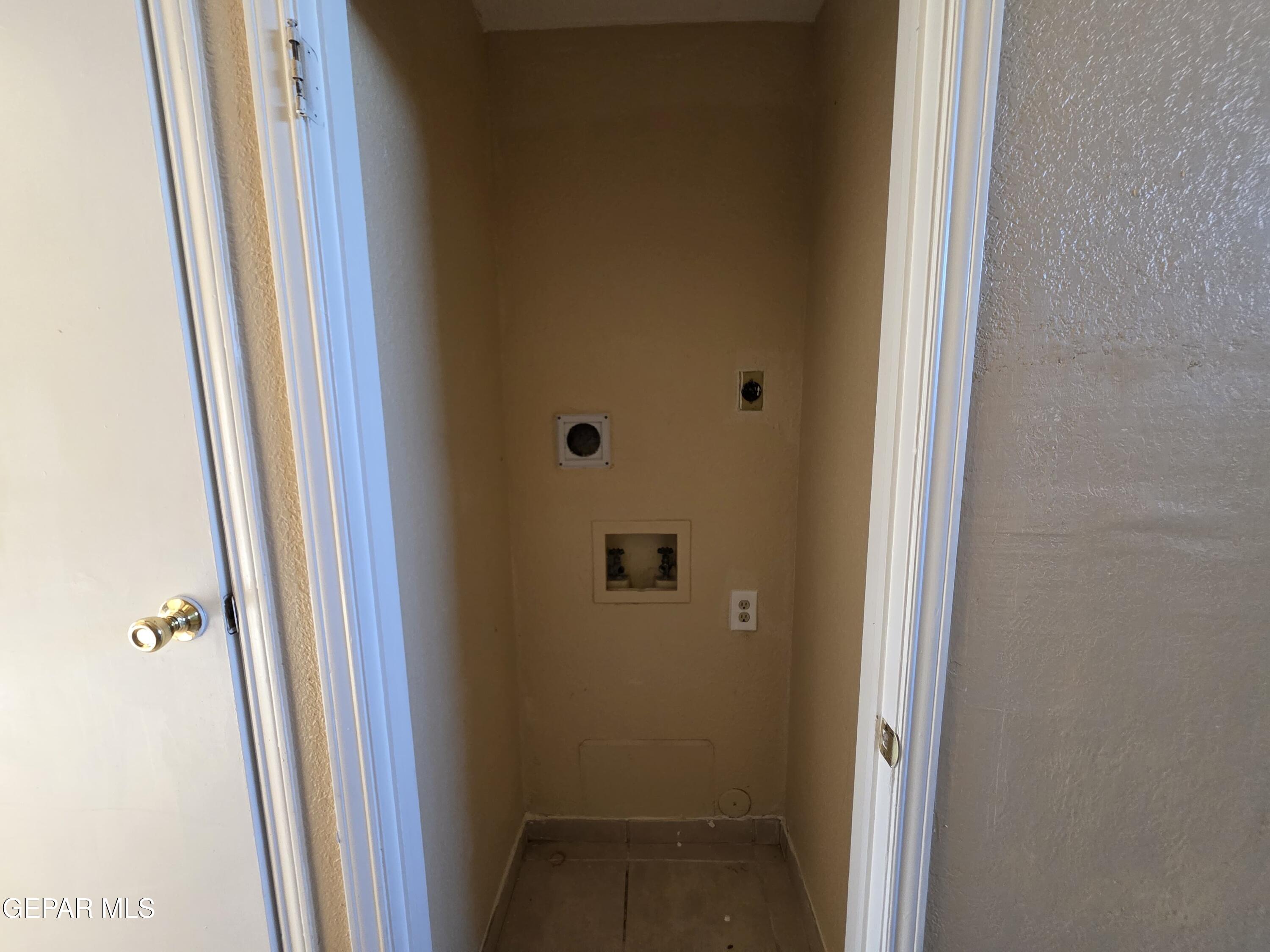 10214 Silver Strand Place Property Photo 12