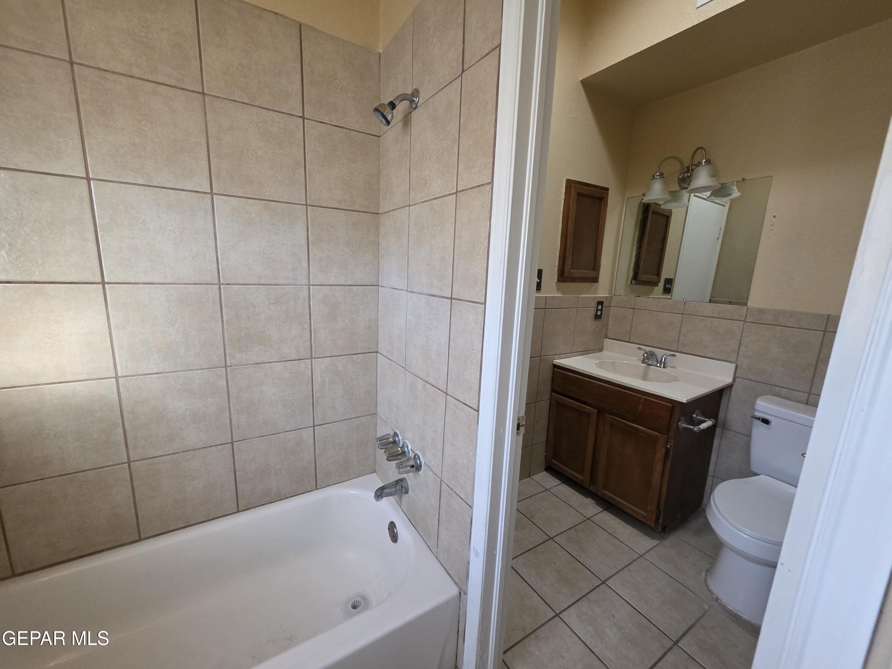 10214 Silver Strand Place Property Photo 14