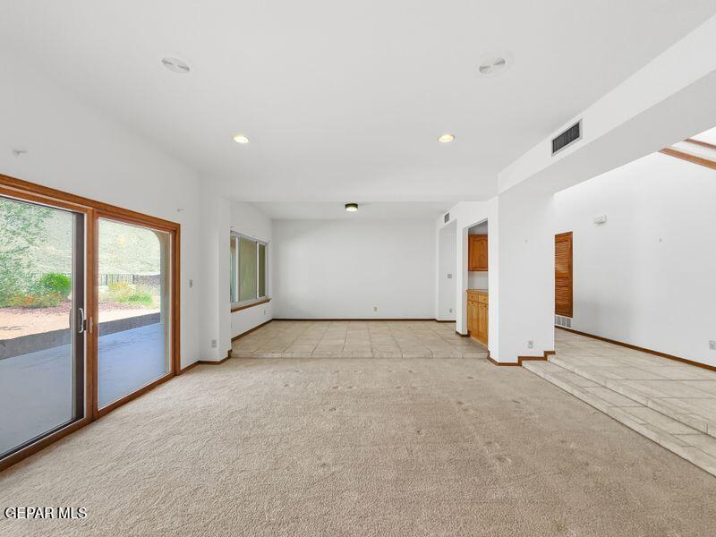 1092 Thunderbird Drive Property Photo 8