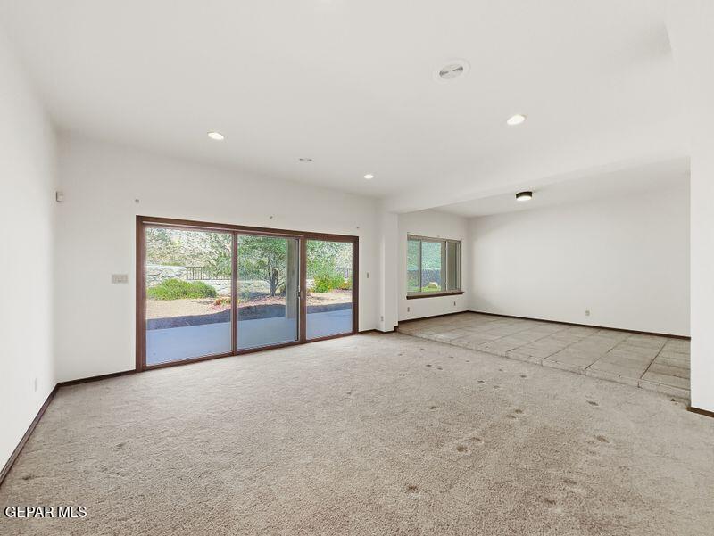 1092 Thunderbird Drive Property Photo 9