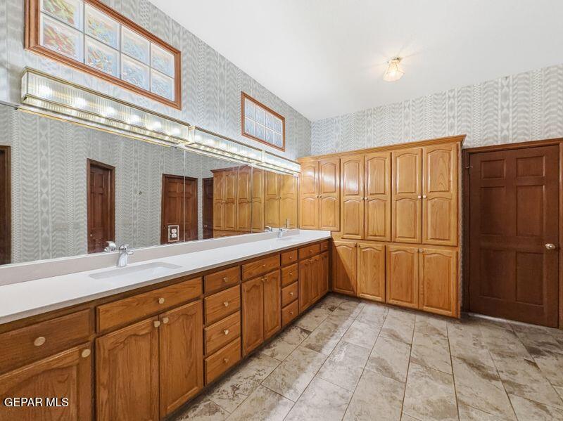 1092 Thunderbird Drive Property Photo 21