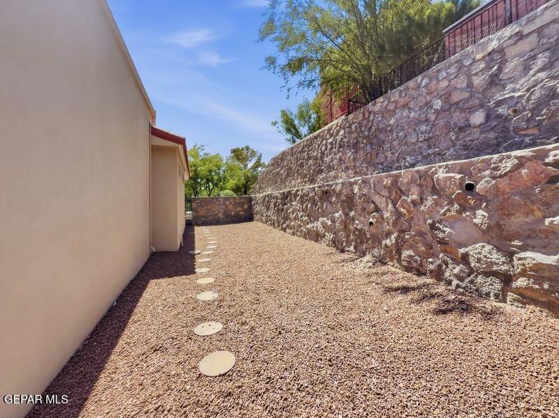 1092 Thunderbird Drive Property Photo 48