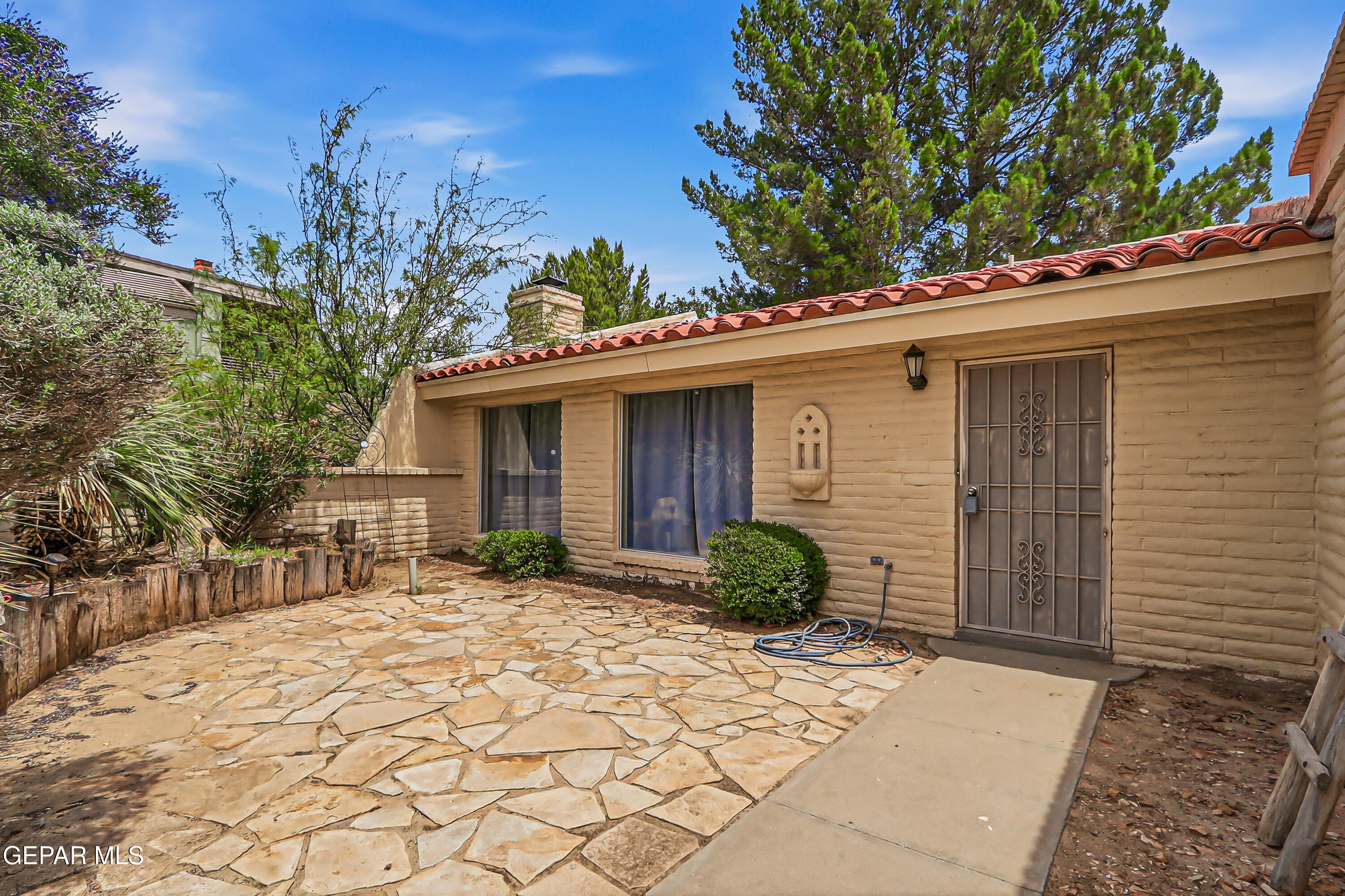 130 S Apache Gold Loop Property Photo 2