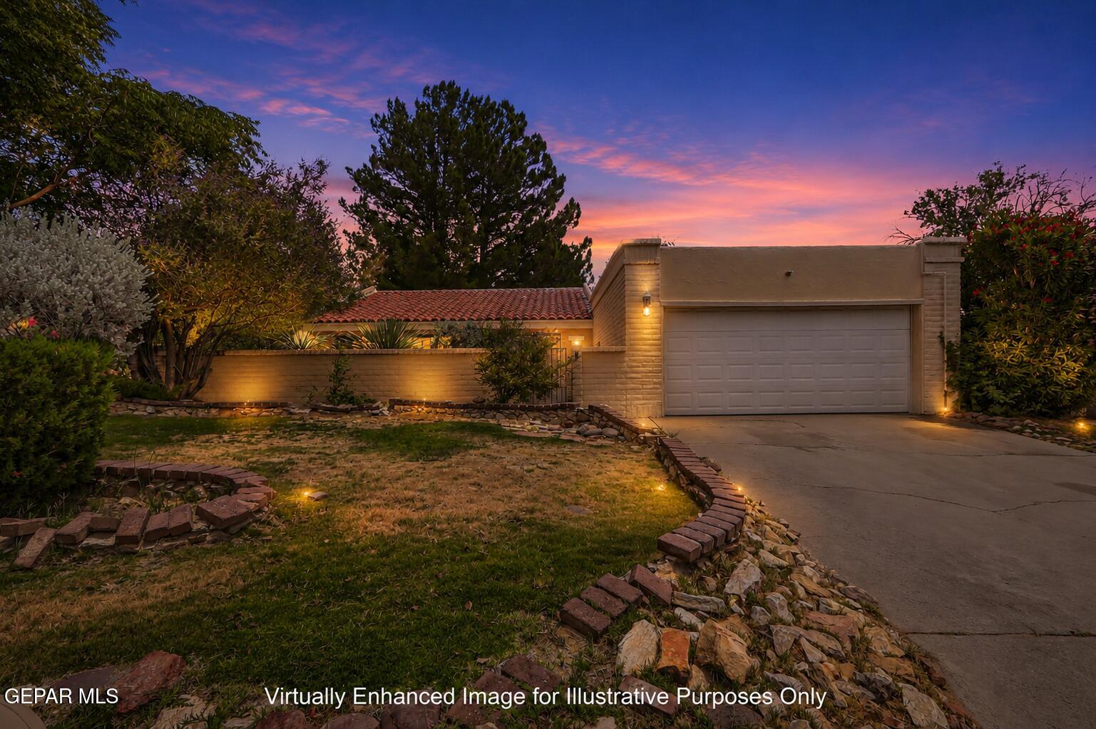 130 S Apache Gold Loop Property Photo 4