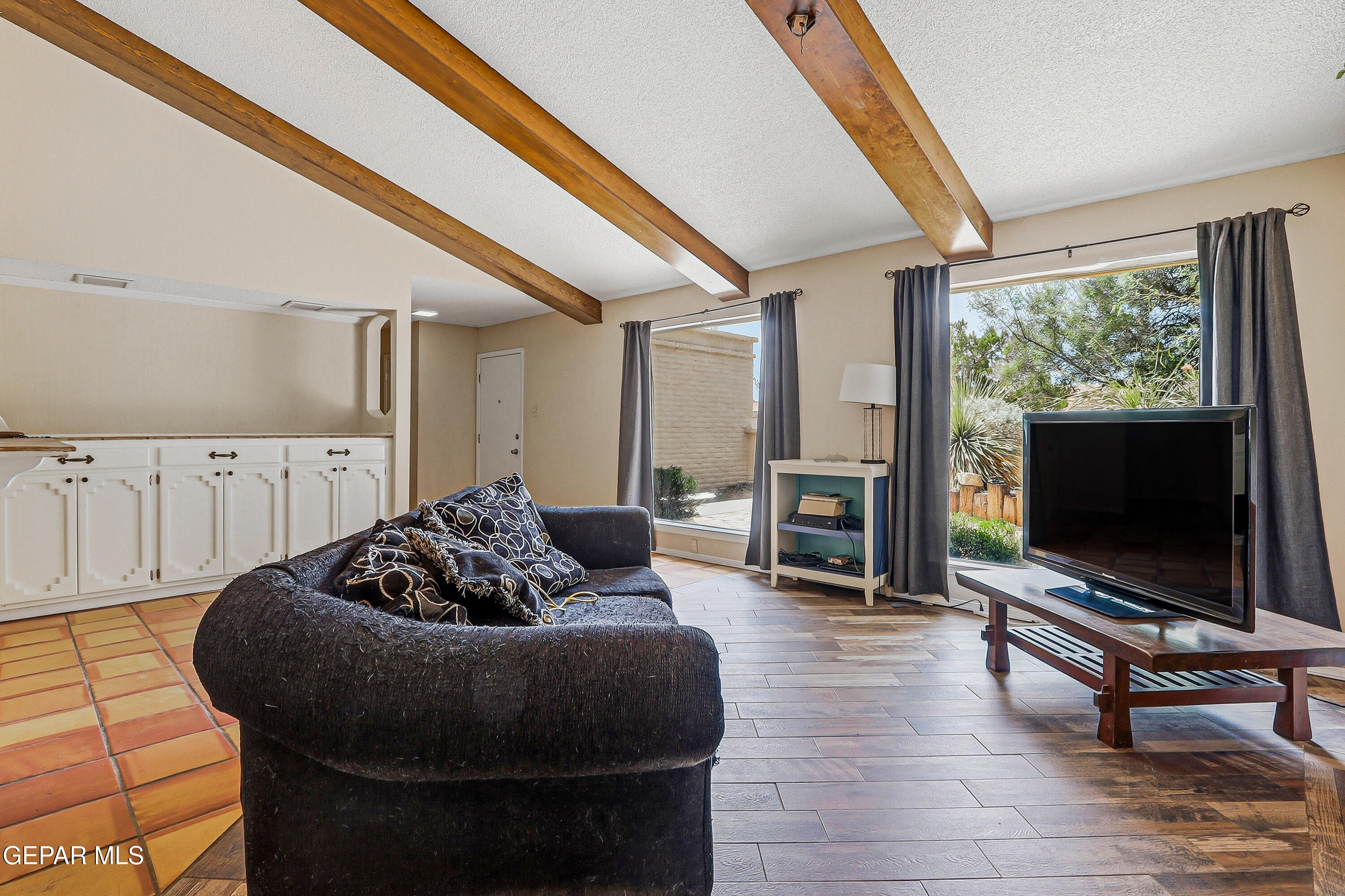 130 S Apache Gold Loop Property Photo 7
