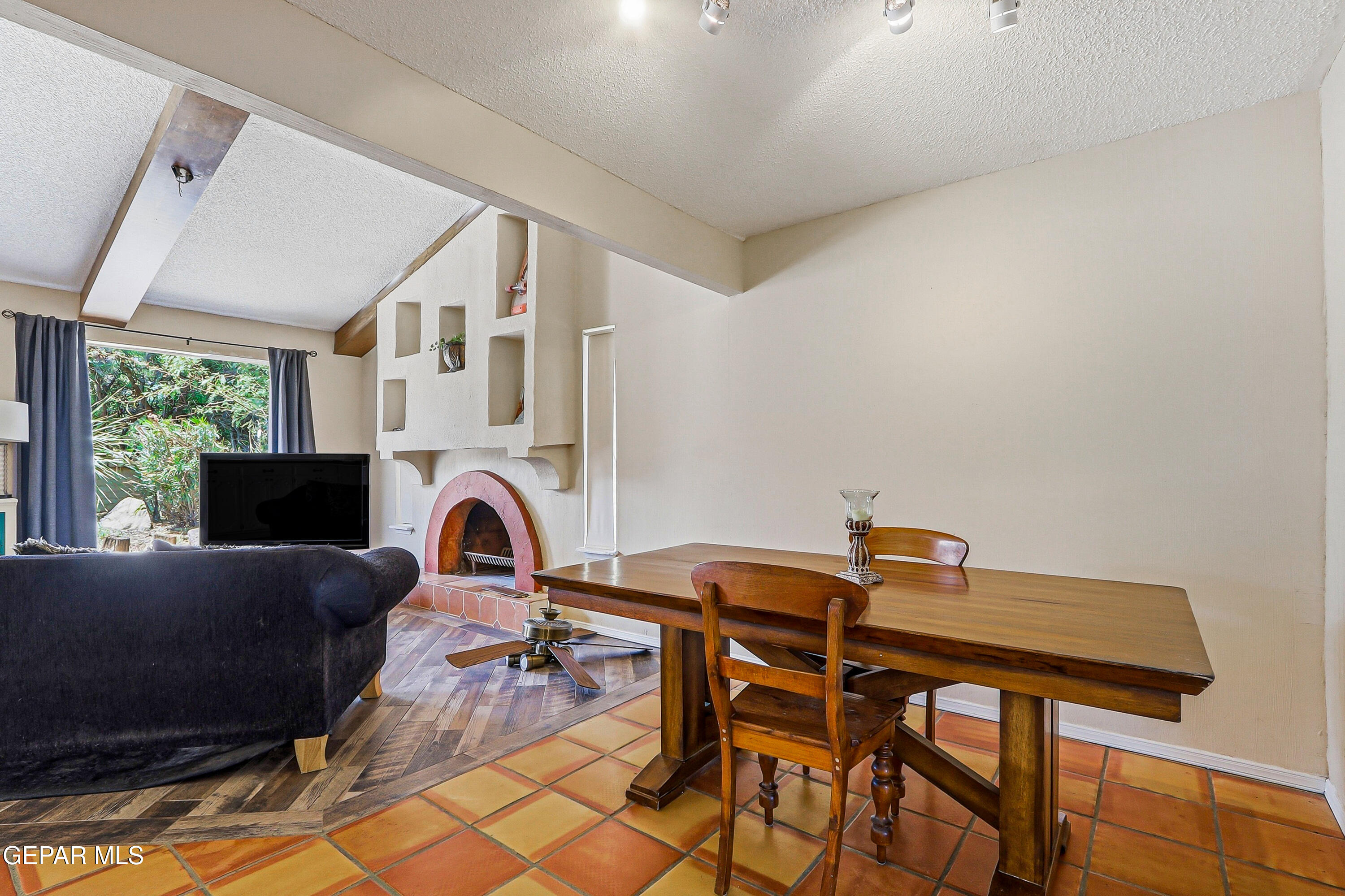 130 S Apache Gold Loop Property Photo 9