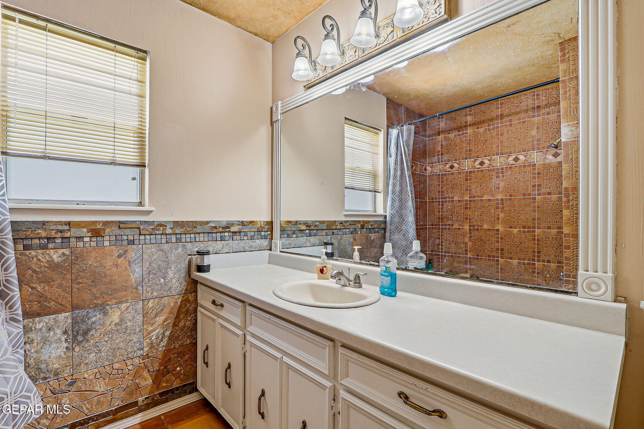 130 S Apache Gold Loop Property Photo 22