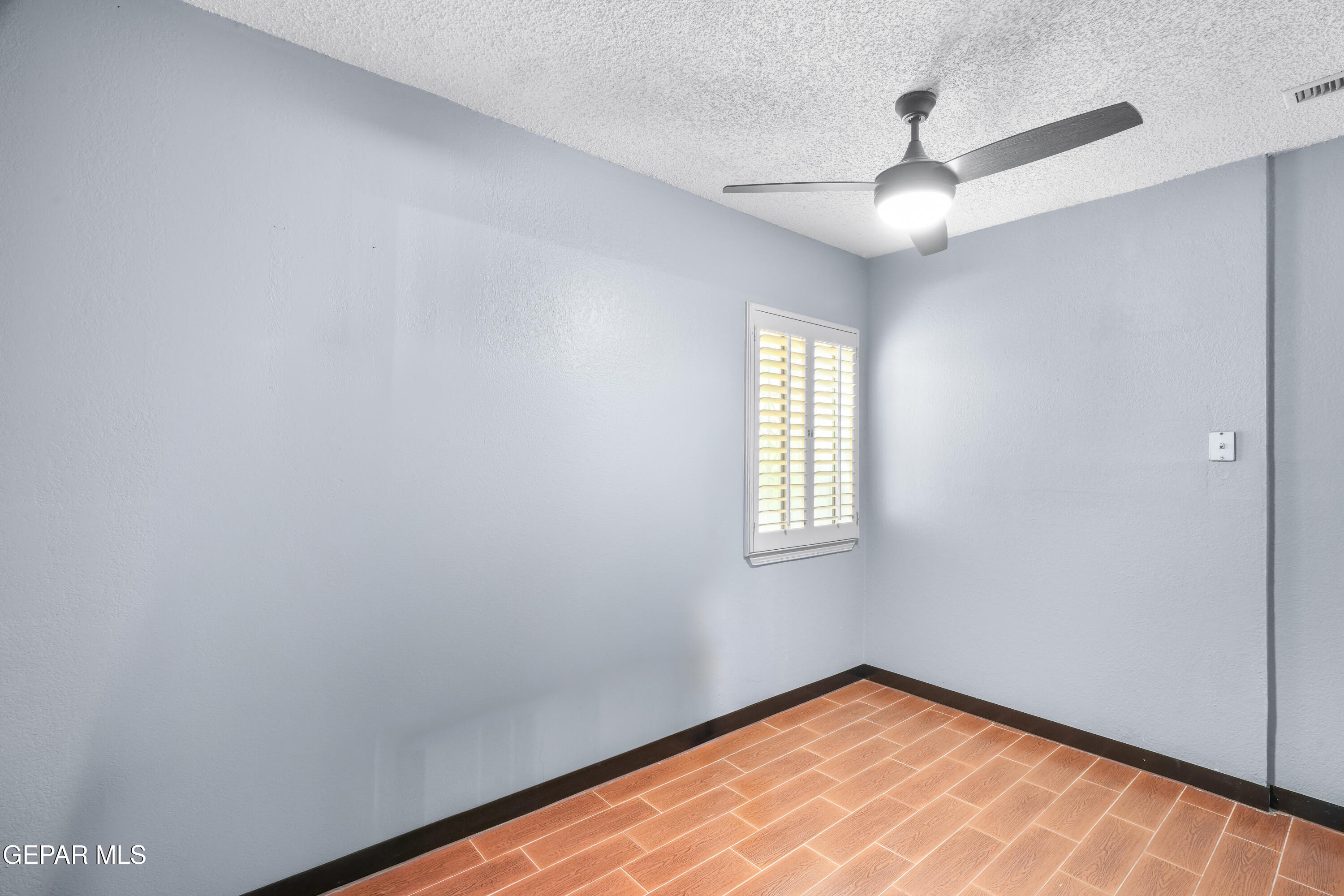 4614 N Stanton Street F38 Property Photo 8