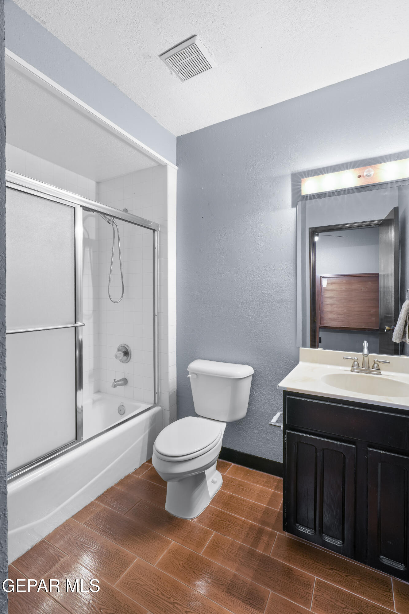4614 N Stanton Street F38 Property Photo 10