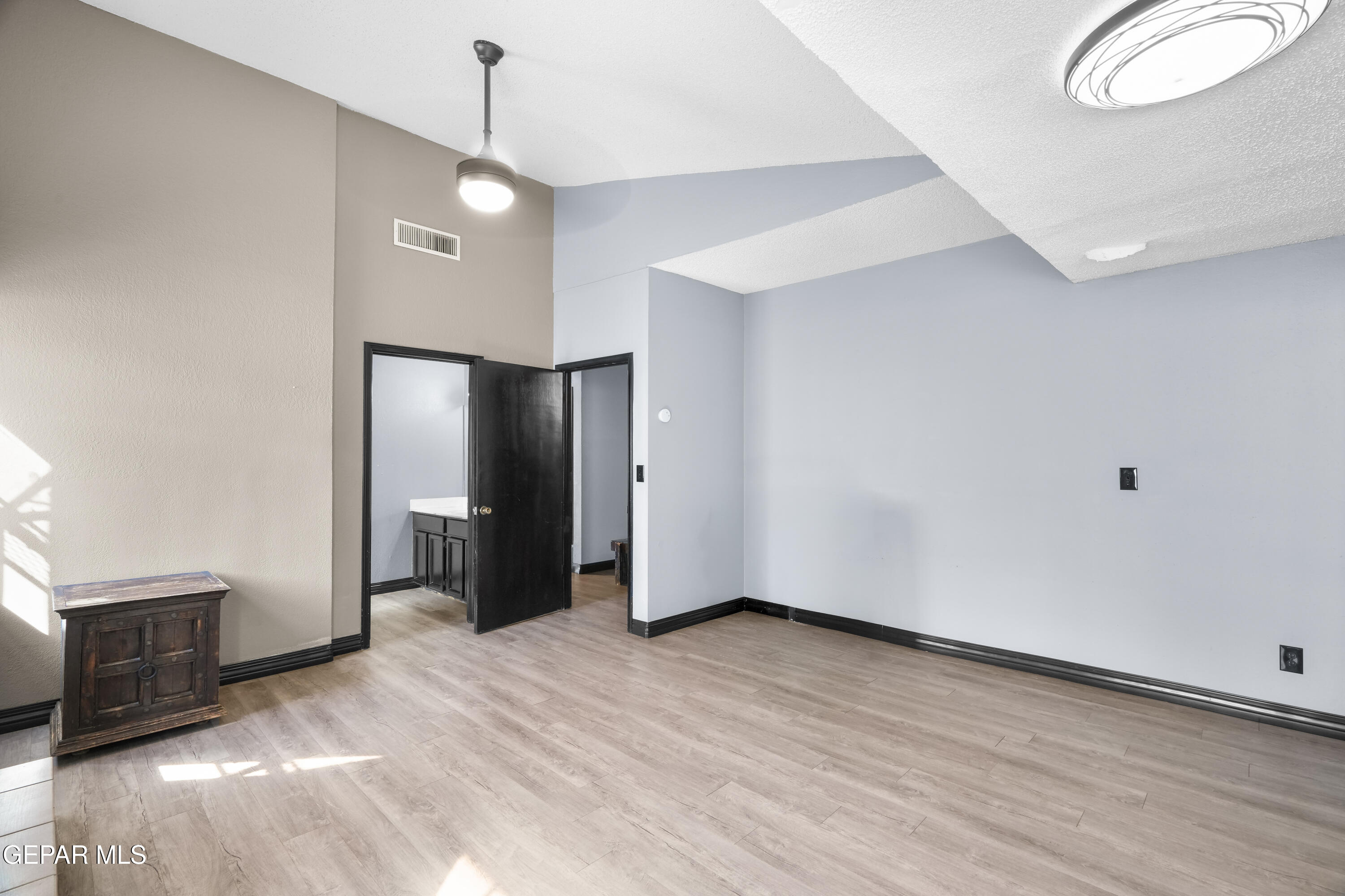 4614 N Stanton Street F38 Property Photo 35