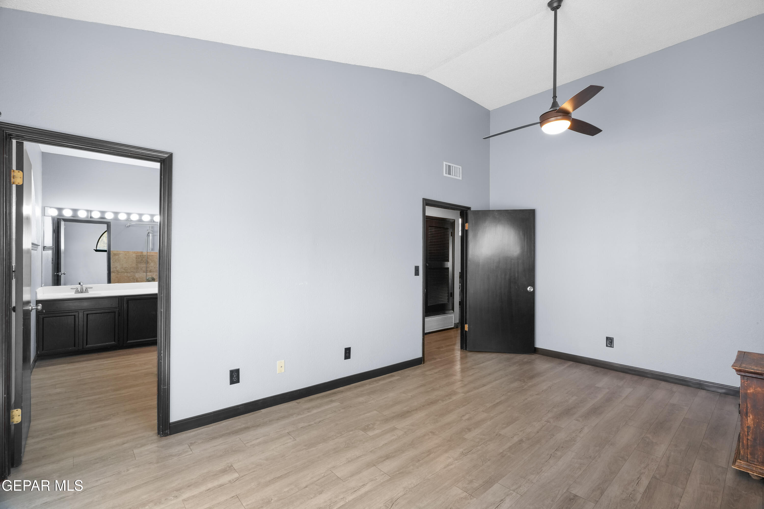 4614 N Stanton Street F38 Property Photo 39