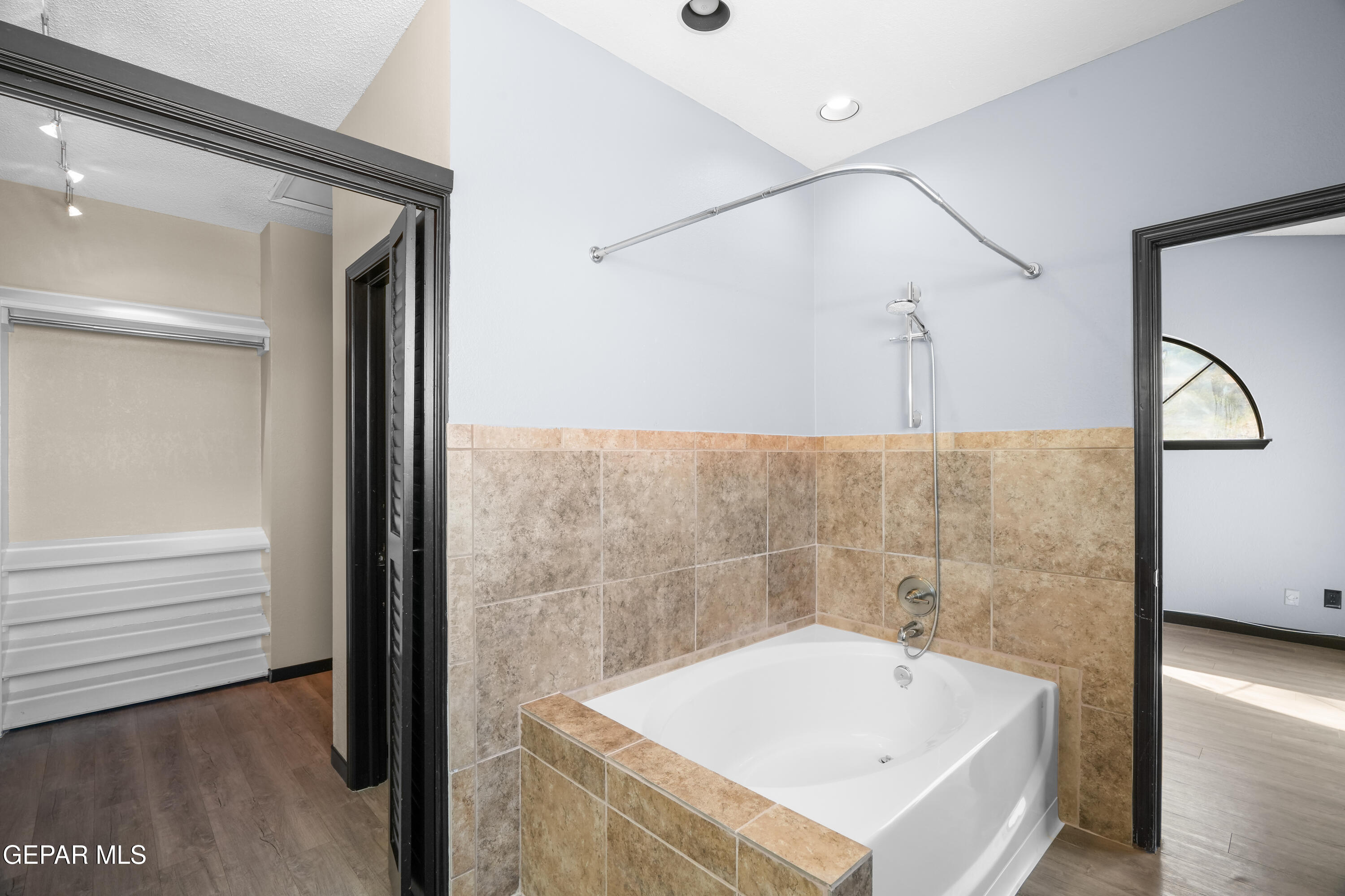 4614 N Stanton Street F38 Property Photo 41