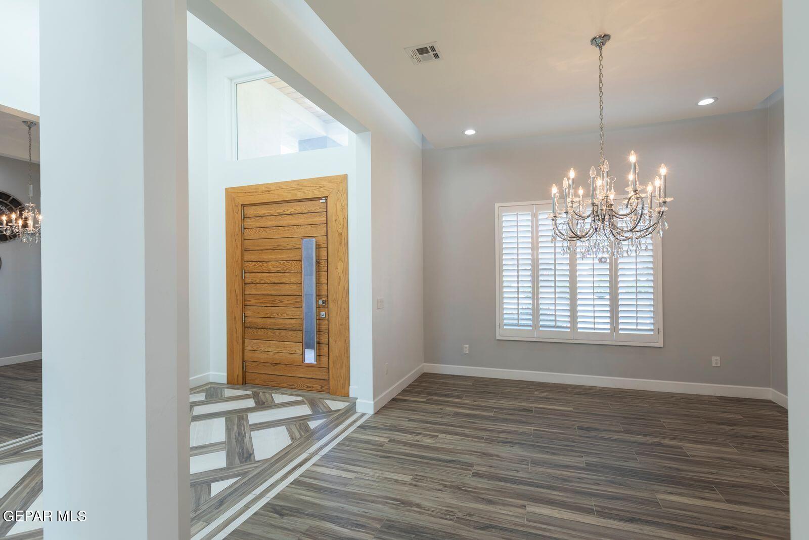 5404 E River Lane Property Photo 15