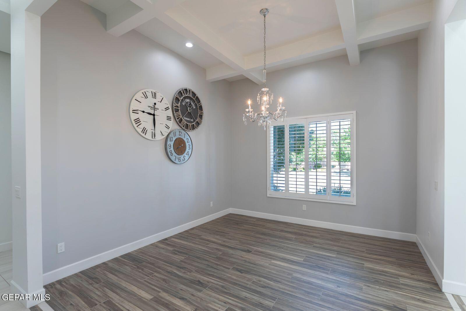 5404 E River Lane Property Photo 16