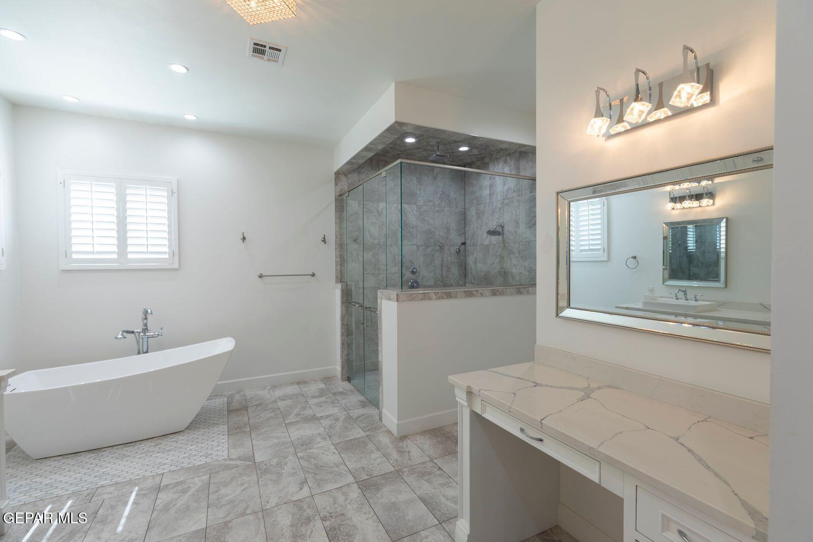 5404 E River Lane Property Photo 27