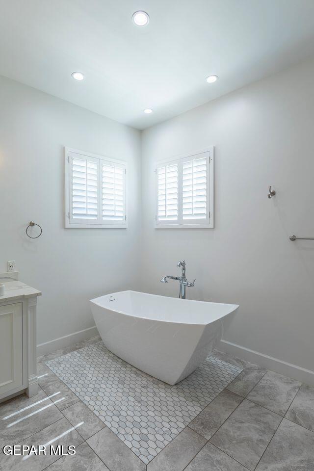 5404 E River Lane Property Photo 28