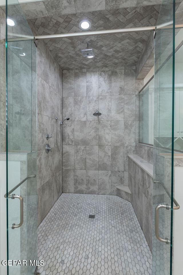 5404 E River Lane Property Photo 29