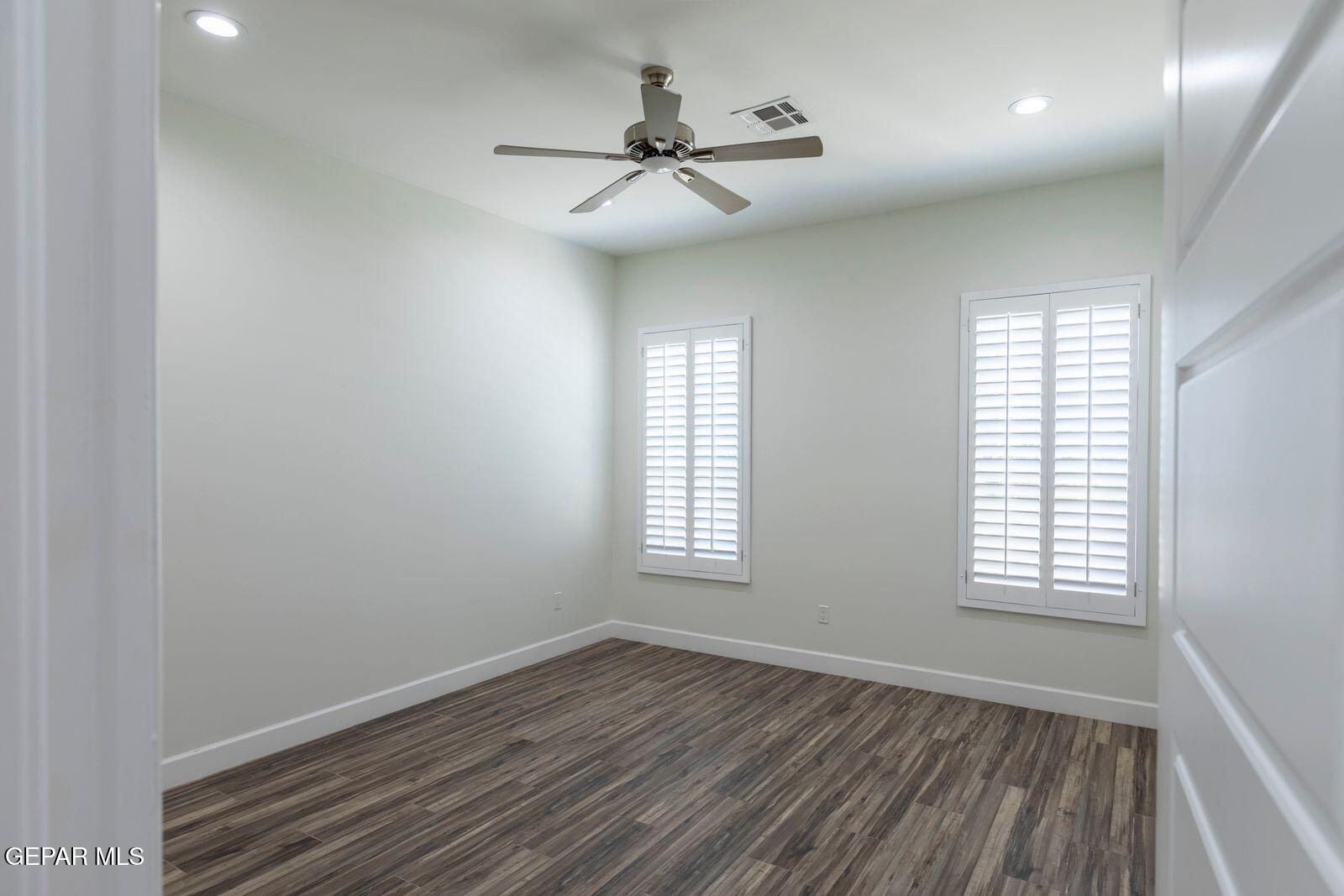 5404 E River Lane Property Photo 34