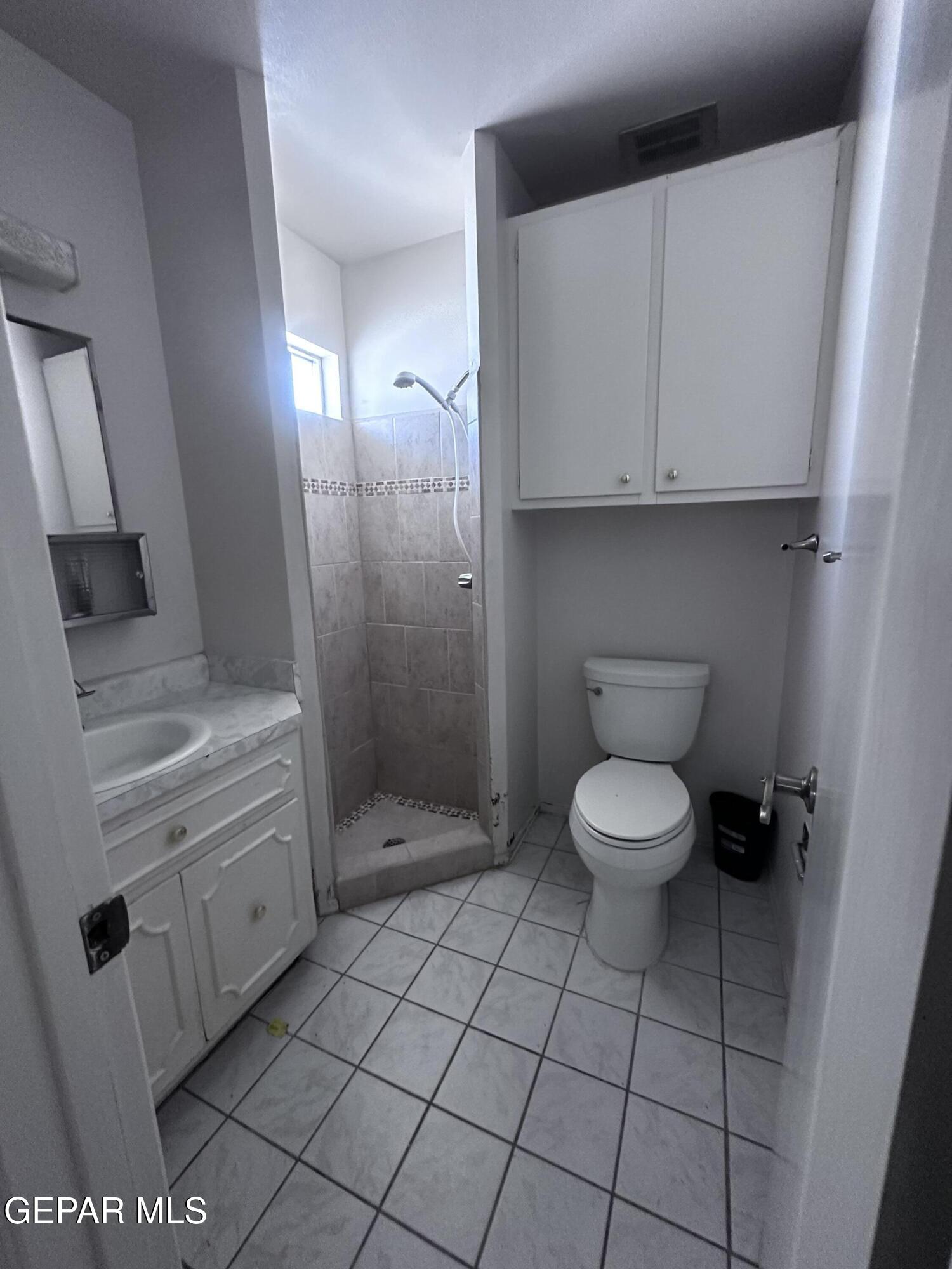 404 E Hague Road Property Photo 8