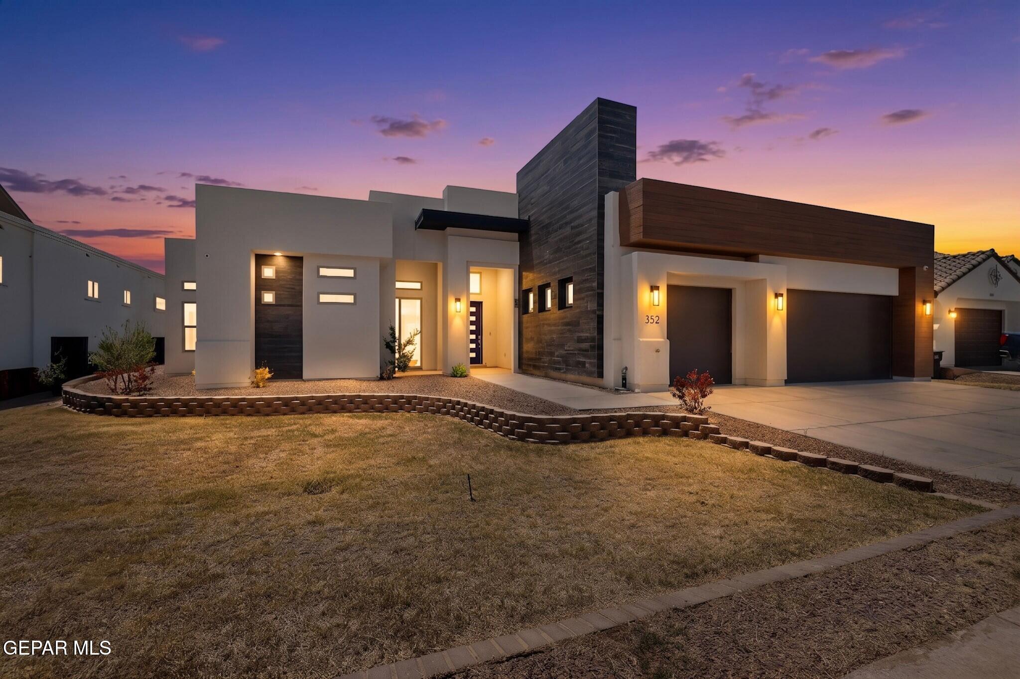 352 RIO DE JAZMIN Circle Property Photo 1
