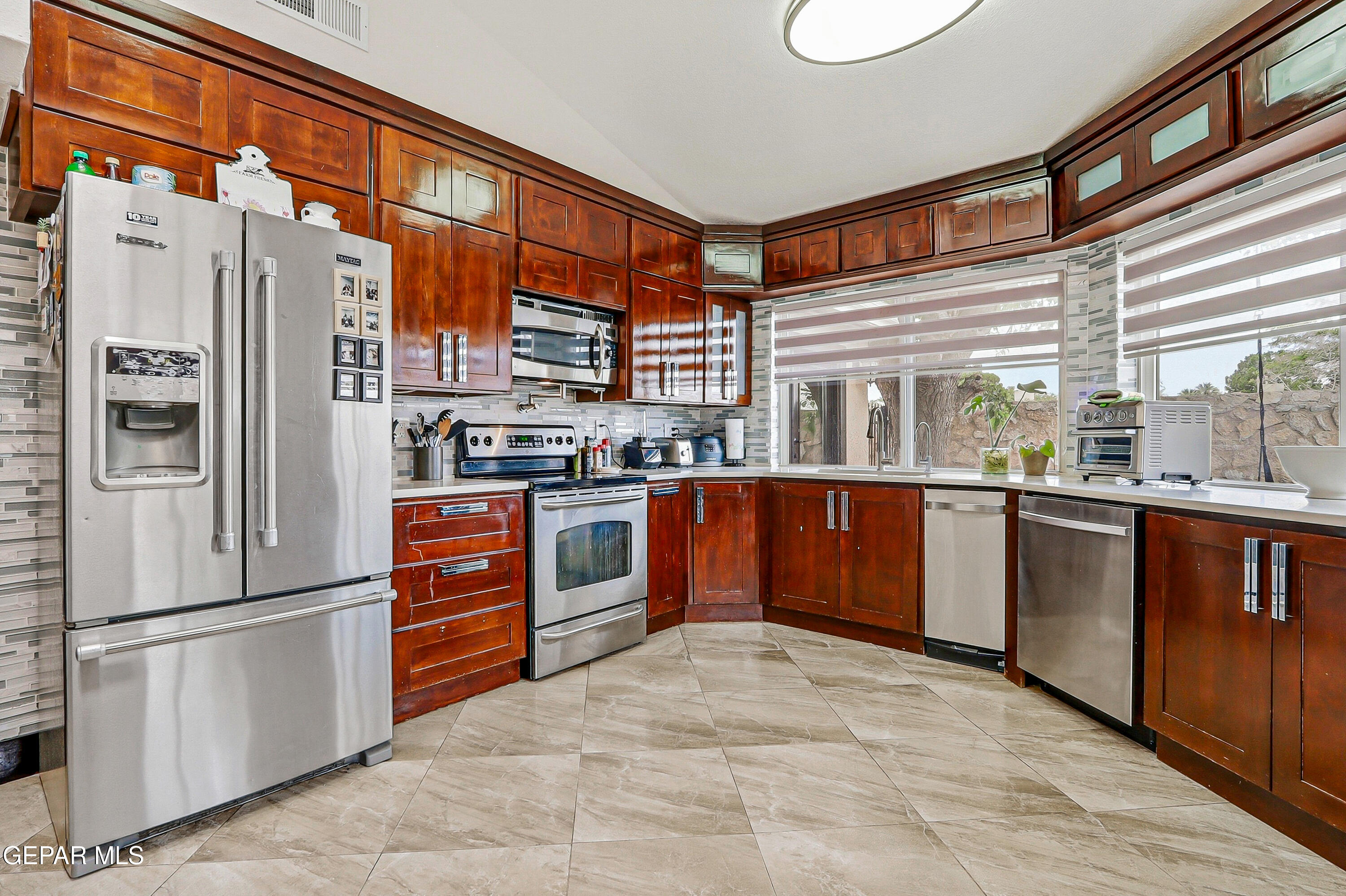 10101 Woodway Drive Property Photo 4