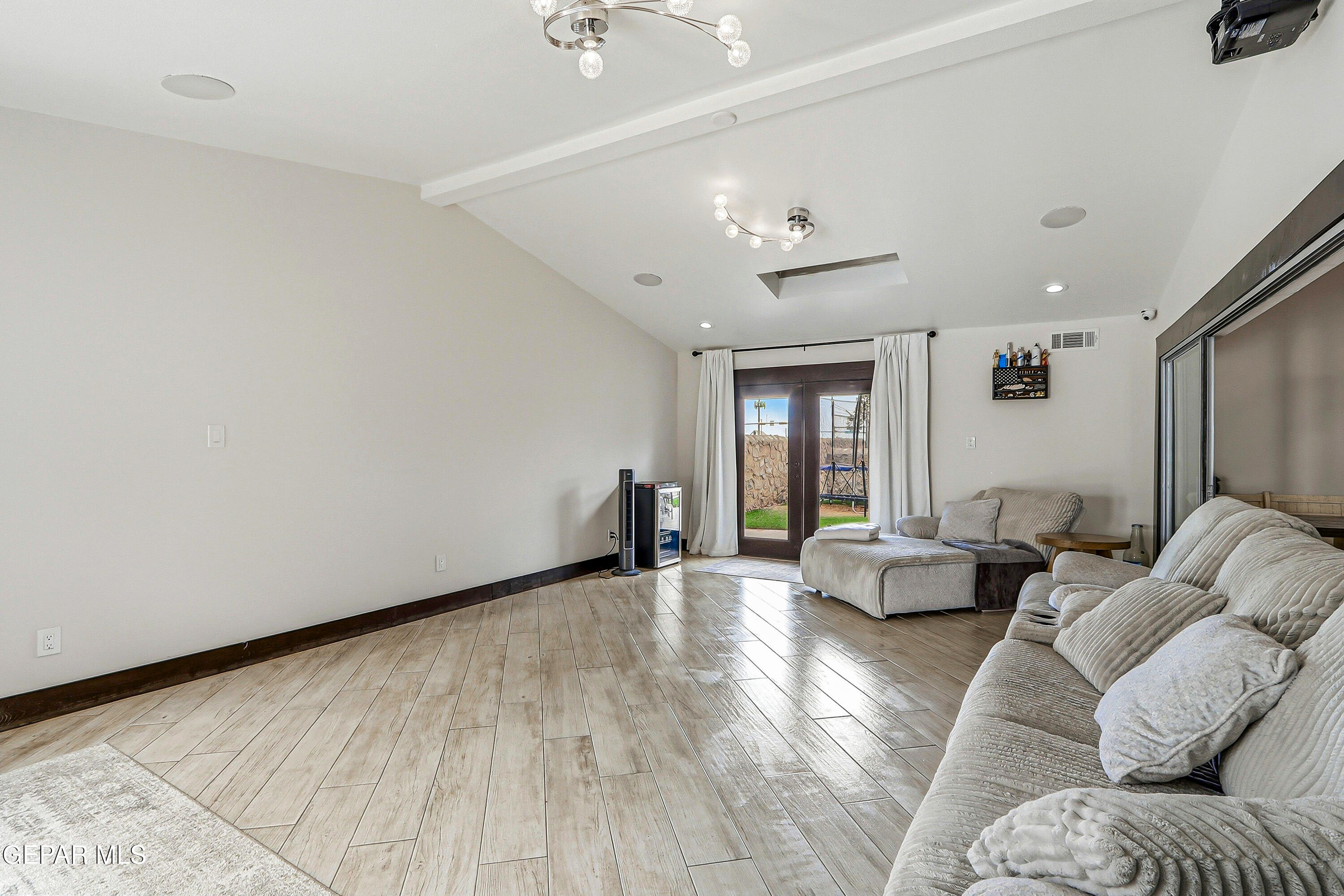 10101 Woodway Drive Property Photo 14