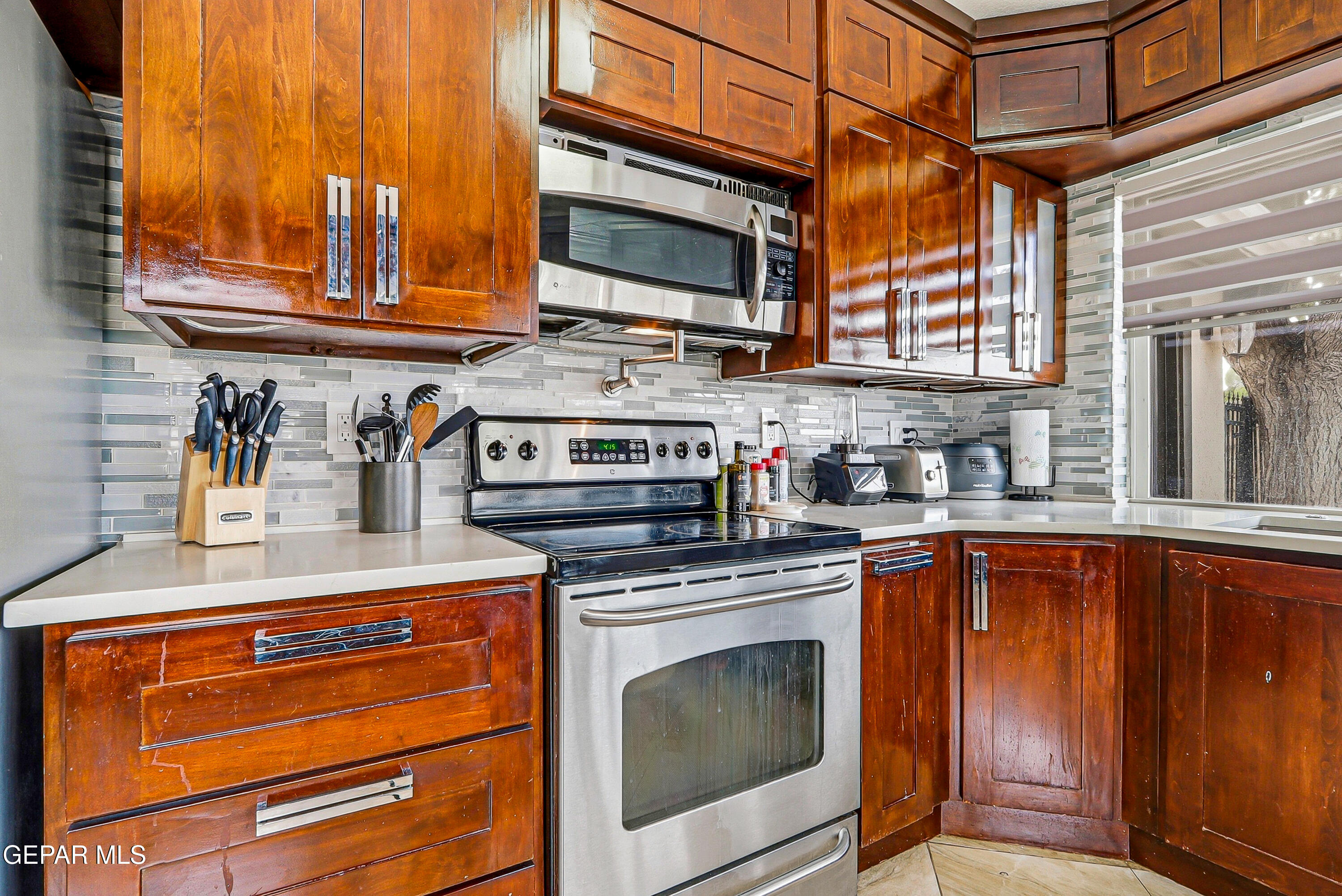 10101 Woodway Drive Property Photo 15