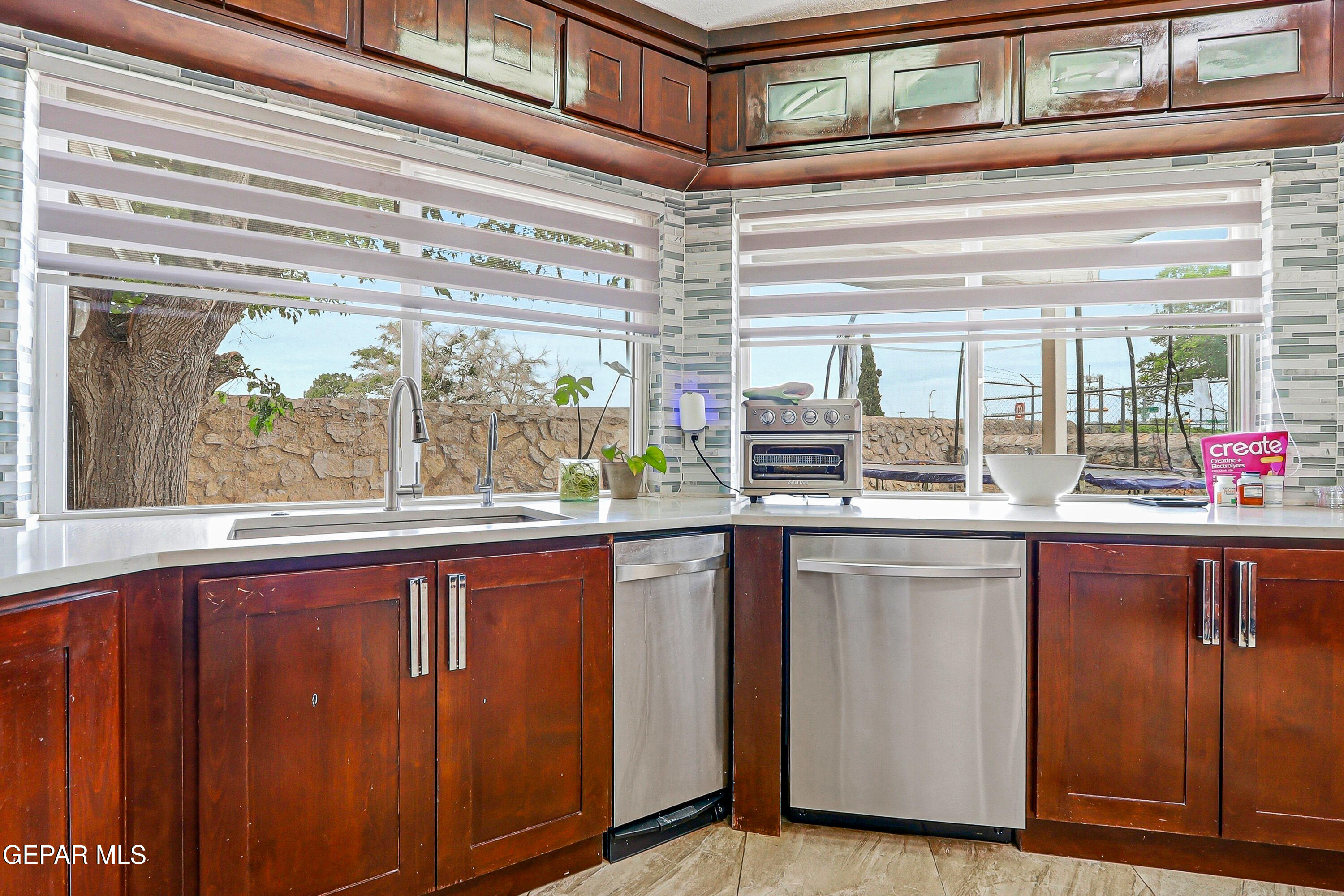10101 Woodway Drive Property Photo 16