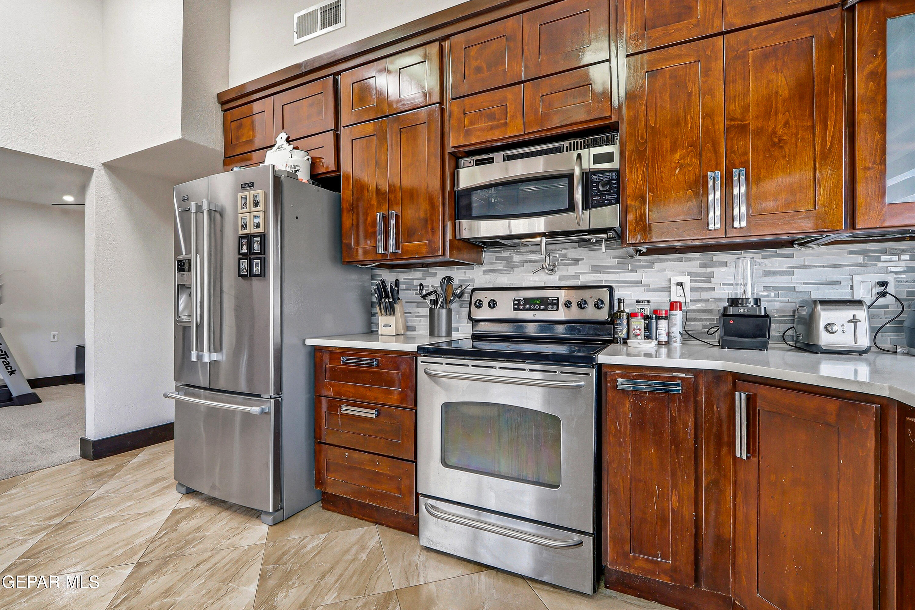 10101 Woodway Drive Property Photo 17