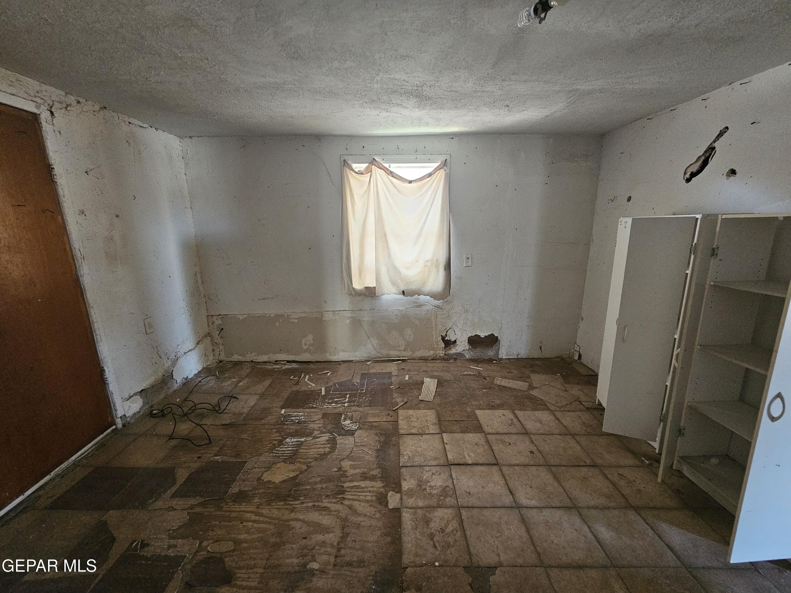 645 E Chestnut Avenue Property Photo 4