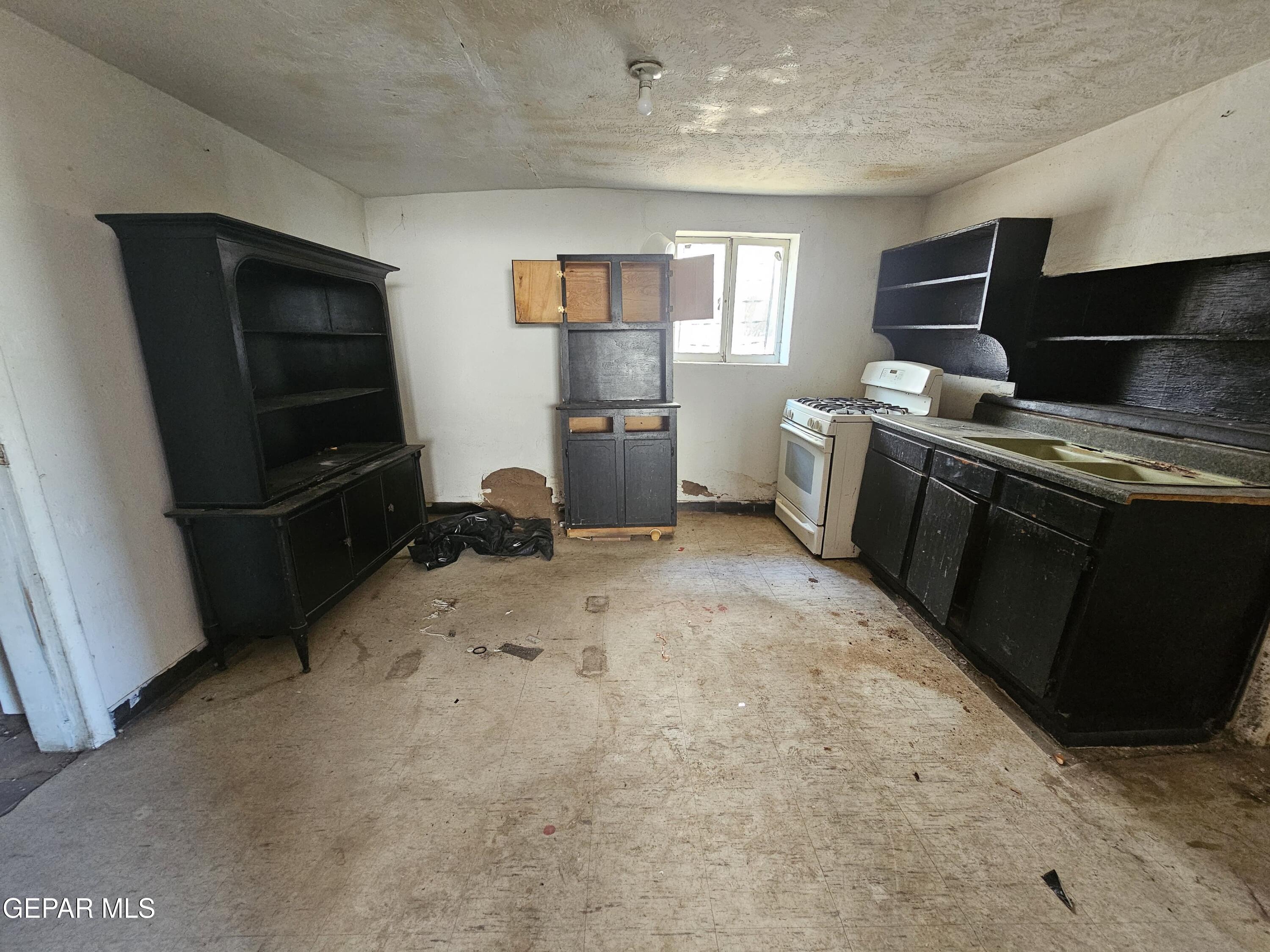 645 E Chestnut Avenue Property Photo 9