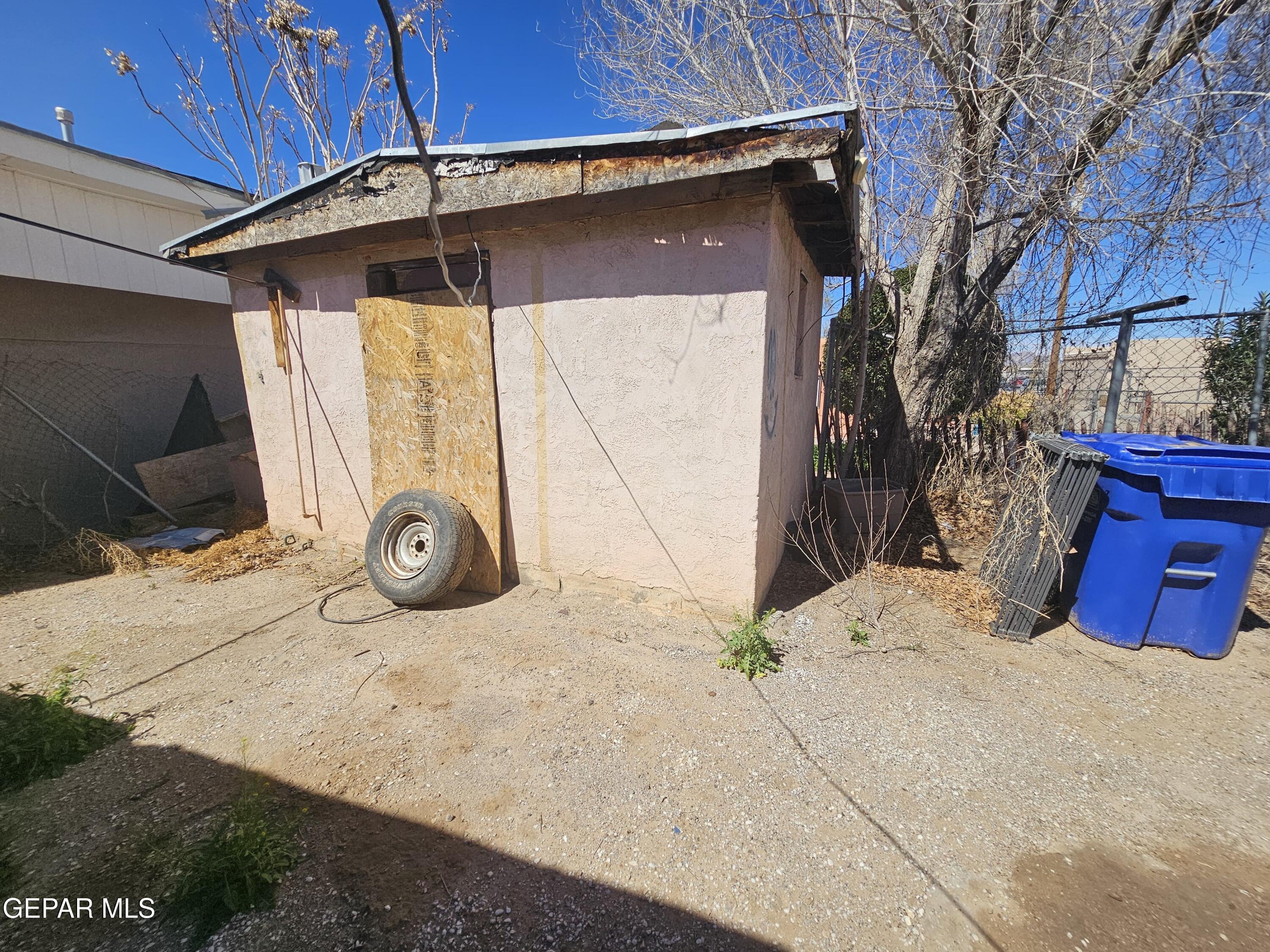645 E Chestnut Avenue Property Photo 17