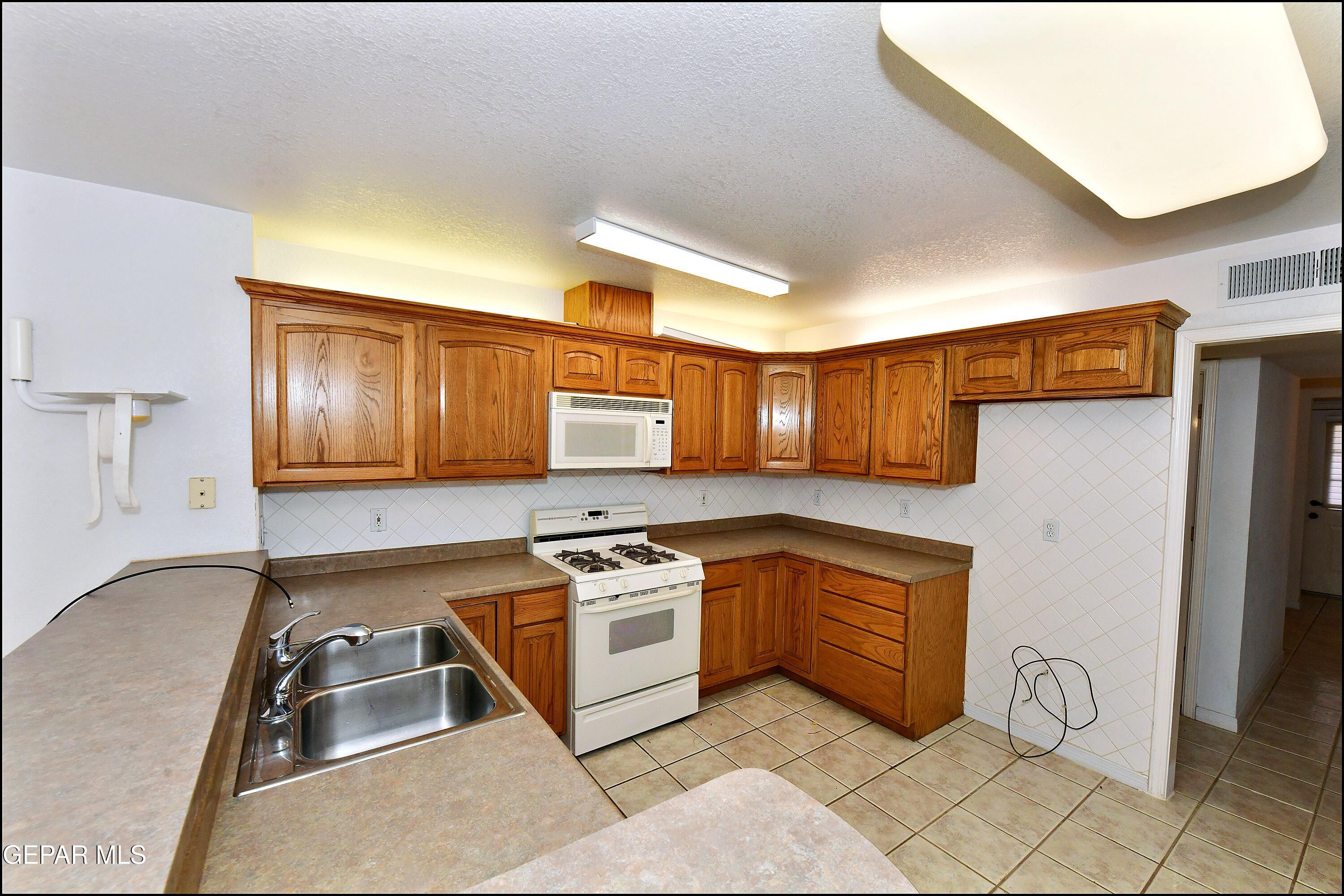 14101 Koshare Court Property Photo 14