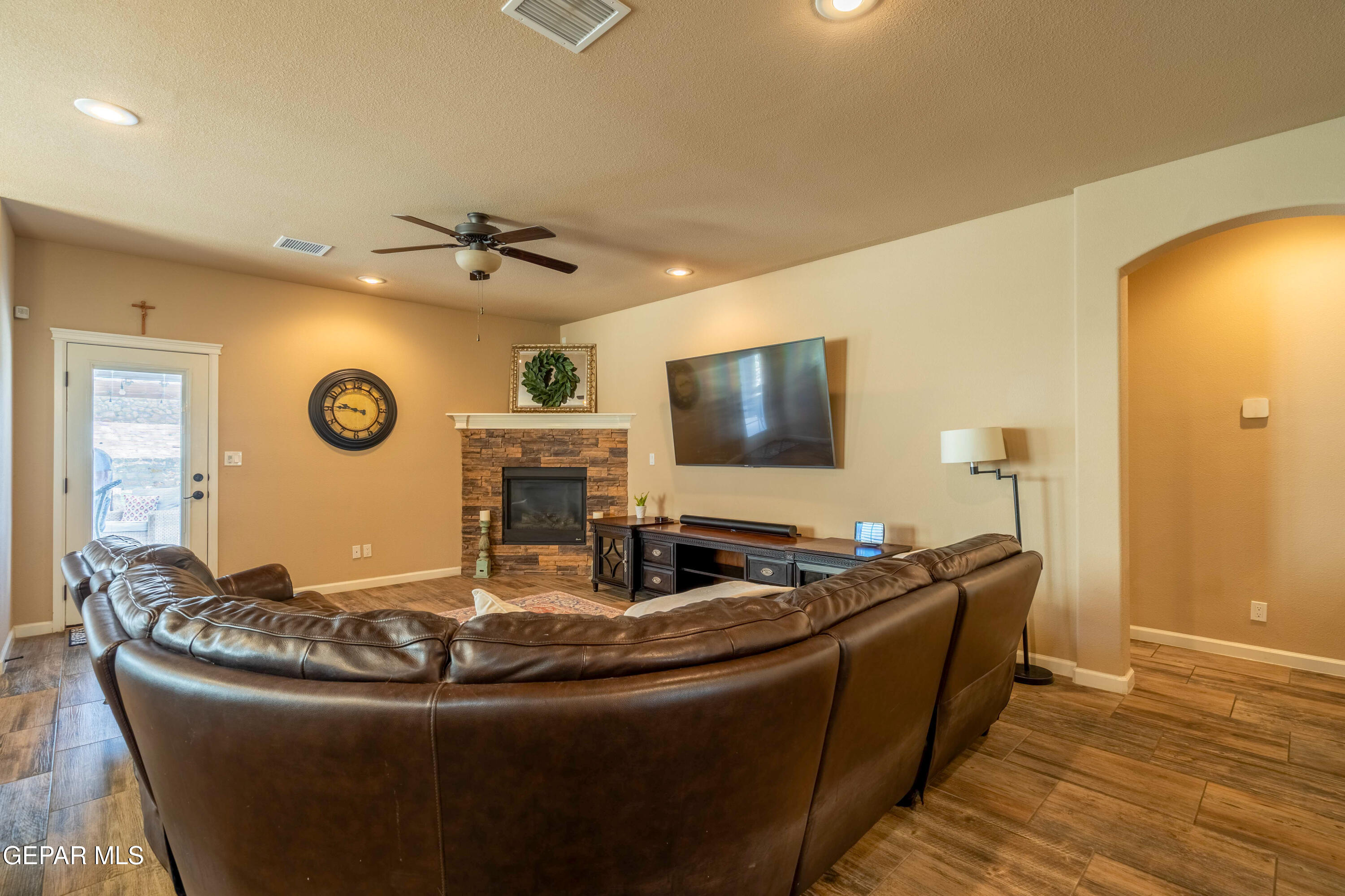 7730 Enchanted View Drive Property Photo 8