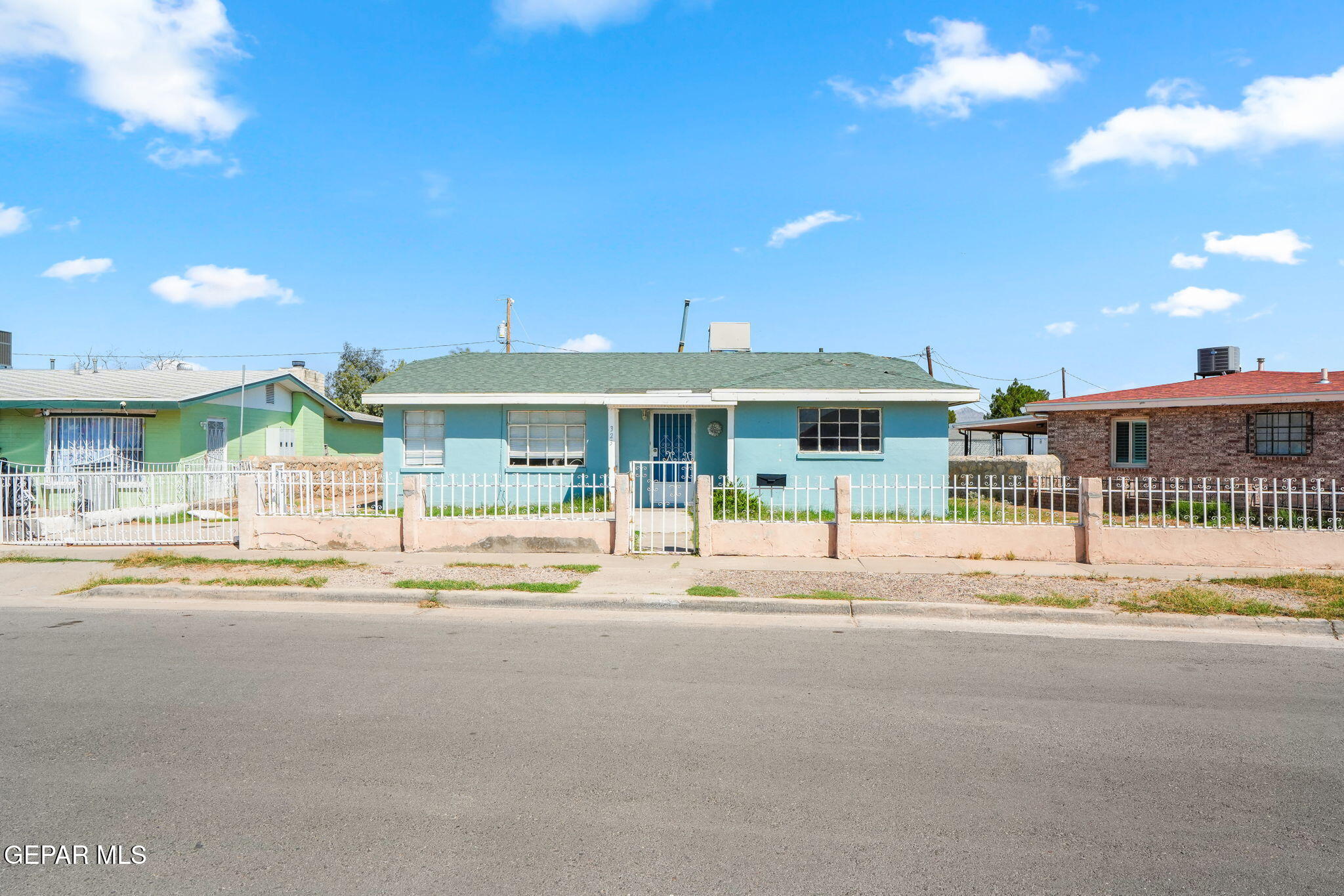 323 Vivian Drive Property Photo 1
