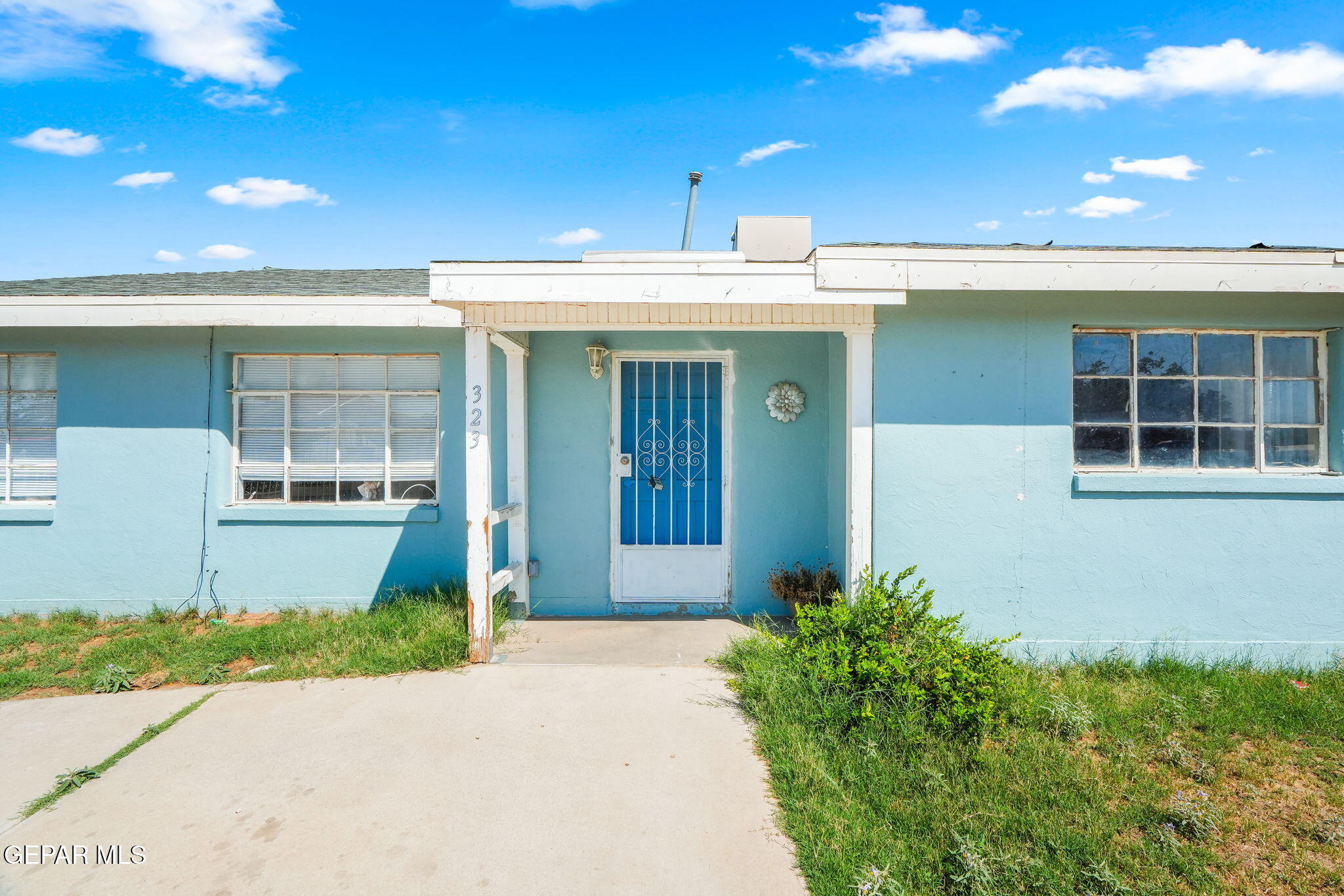 323 Vivian Drive Property Photo 4