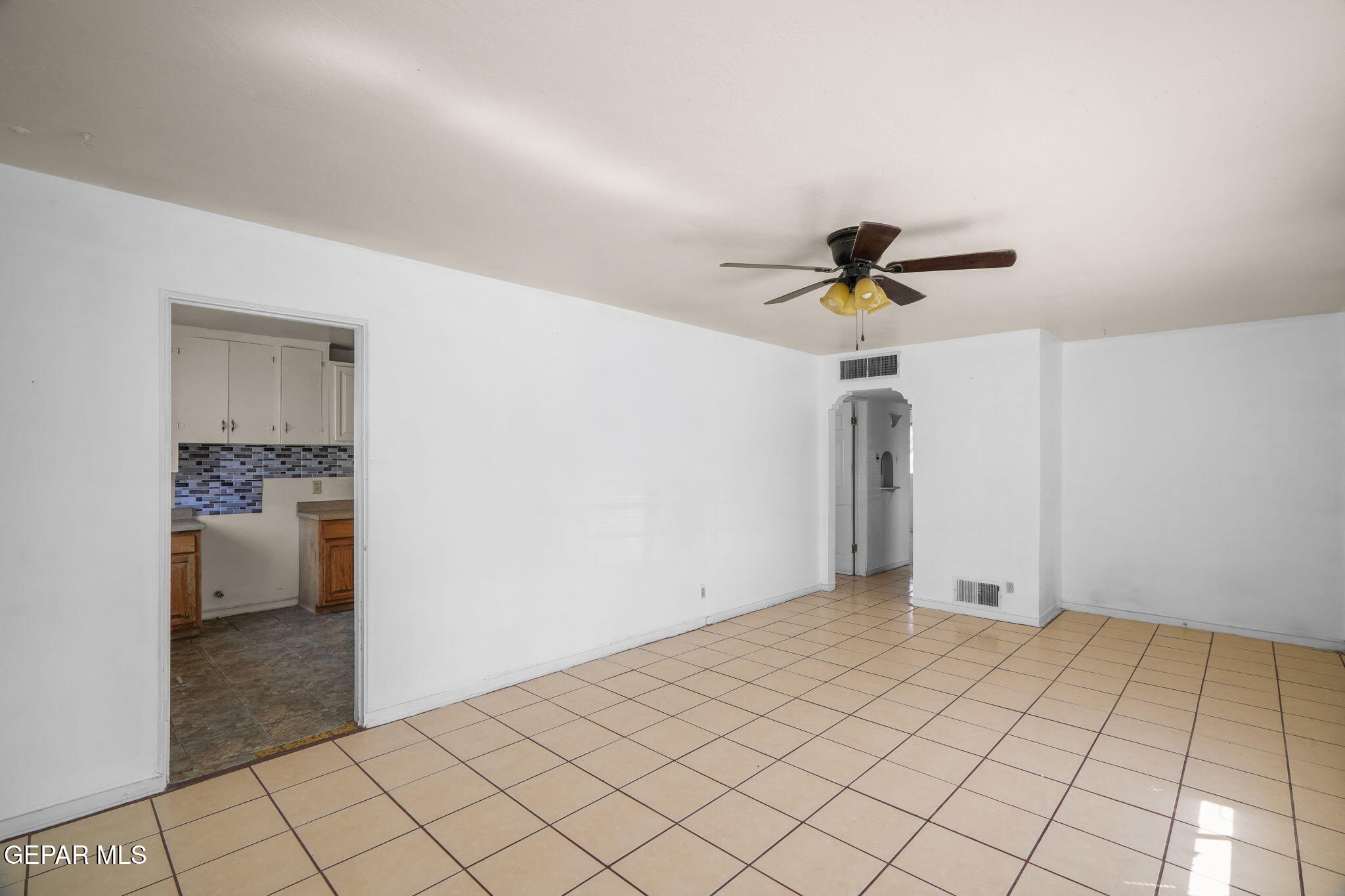 323 Vivian Drive Property Photo 6