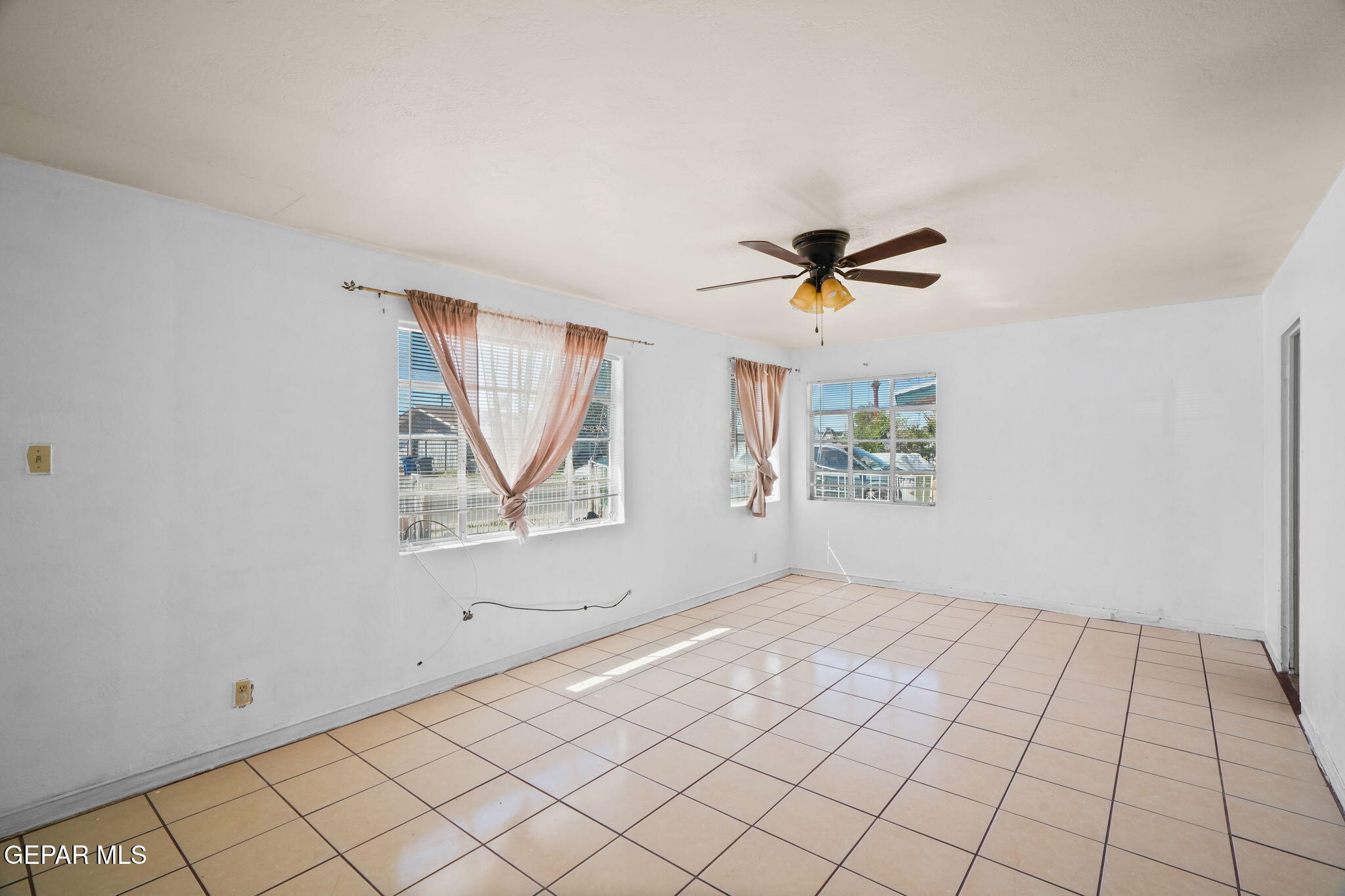 323 Vivian Drive Property Photo 8