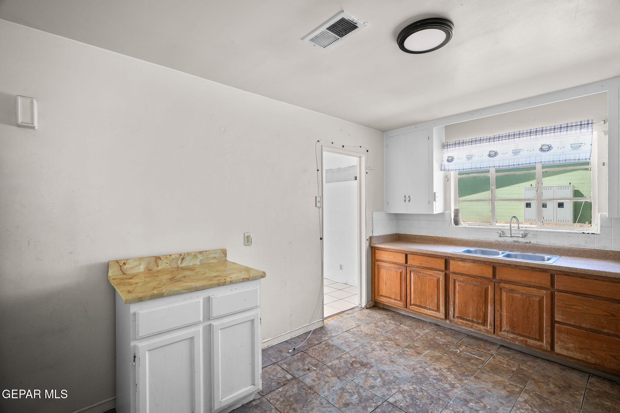 323 Vivian Drive Property Photo 11
