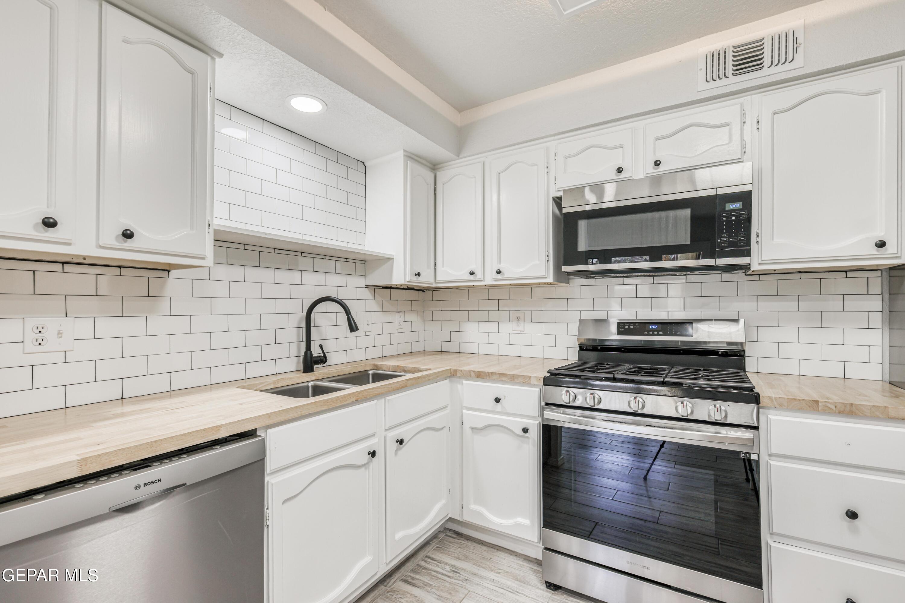 421 Irondale Drive E Property Photo 13