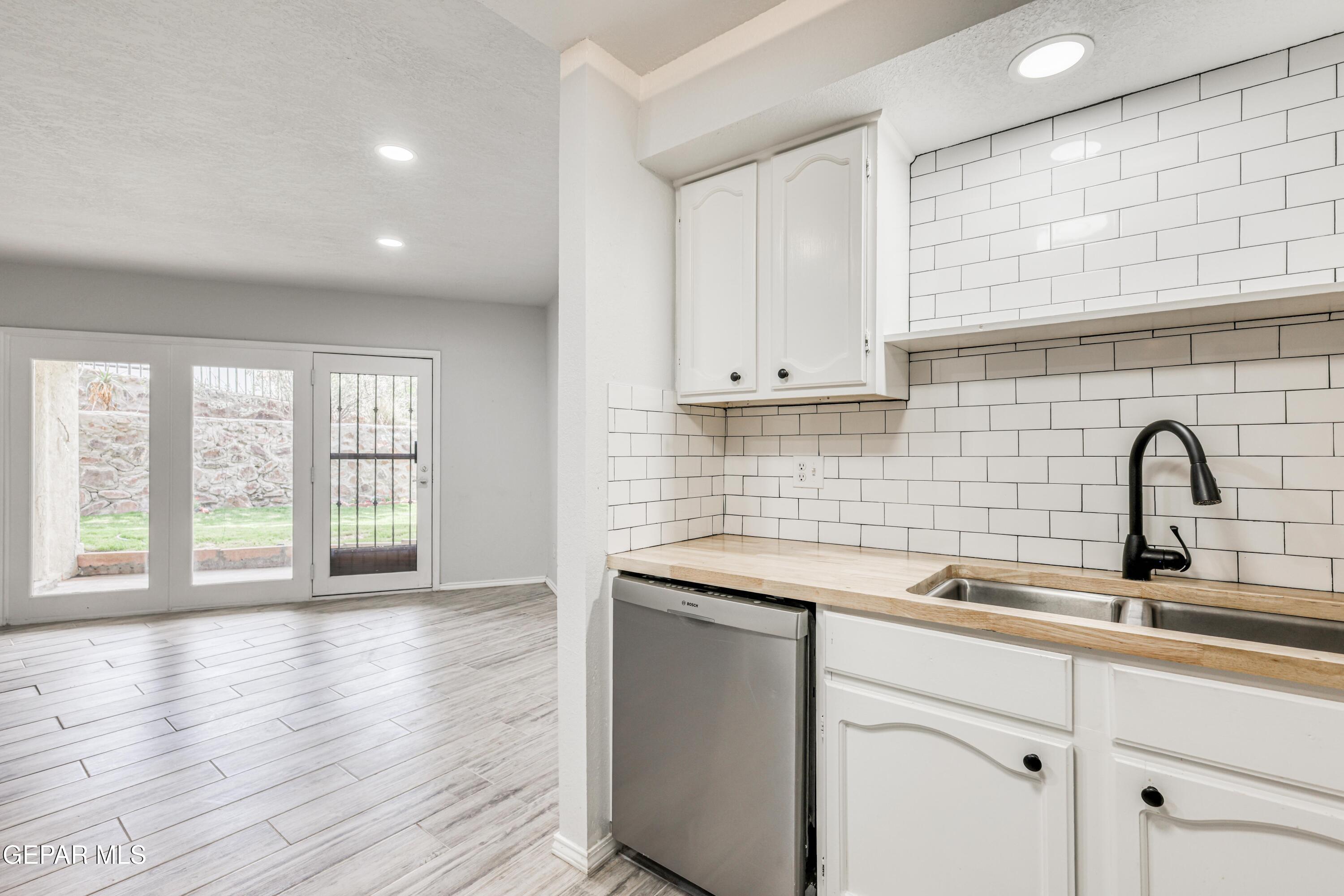 421 Irondale Drive E Property Photo 19